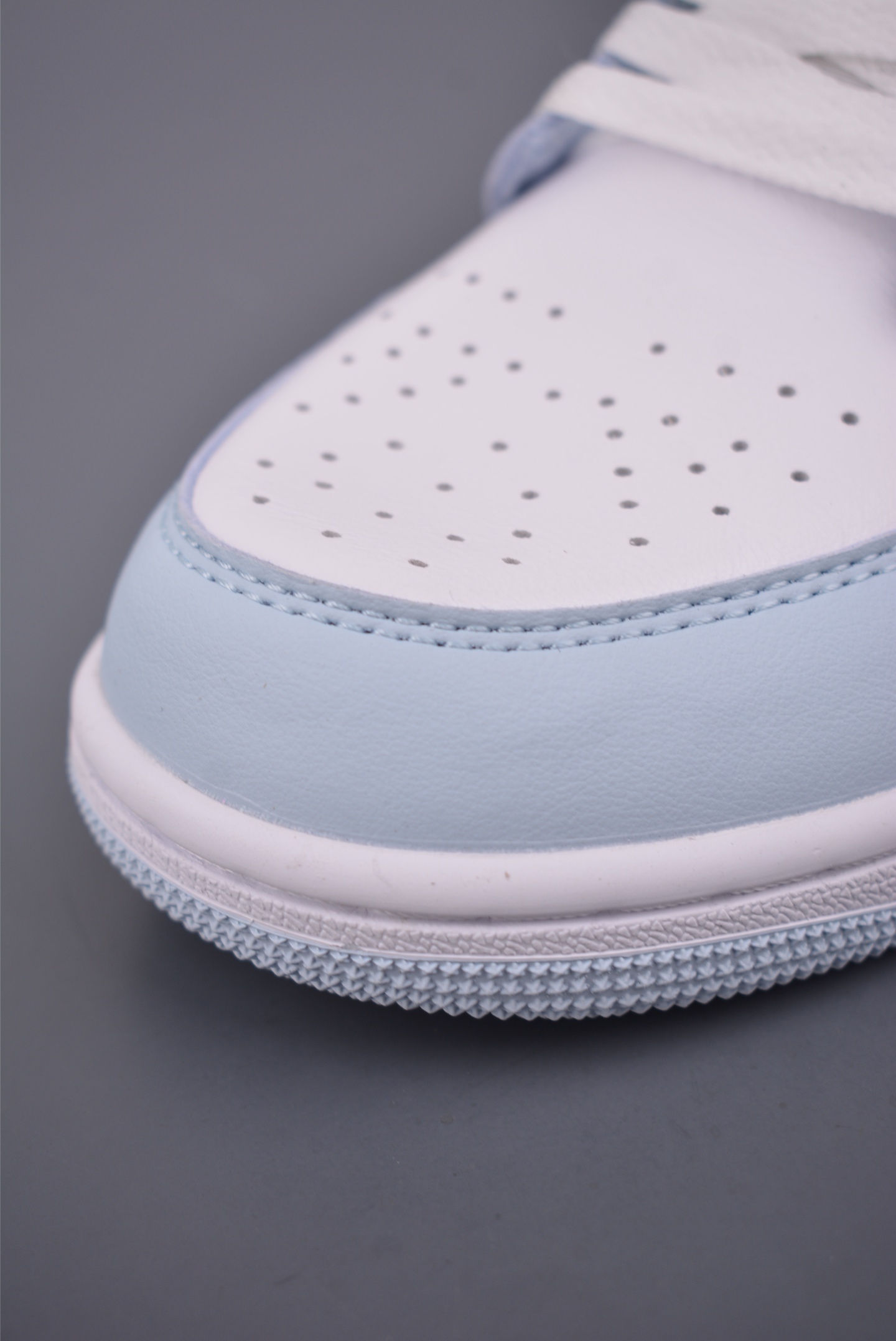 Air Jordan 1 Low 浅白蓝 AJ1乔1低帮休闲板鞋 553558-400 Air Jordan 1 Low 浅白蓝 AJ1乔1低帮休闲板鞋 553558-400