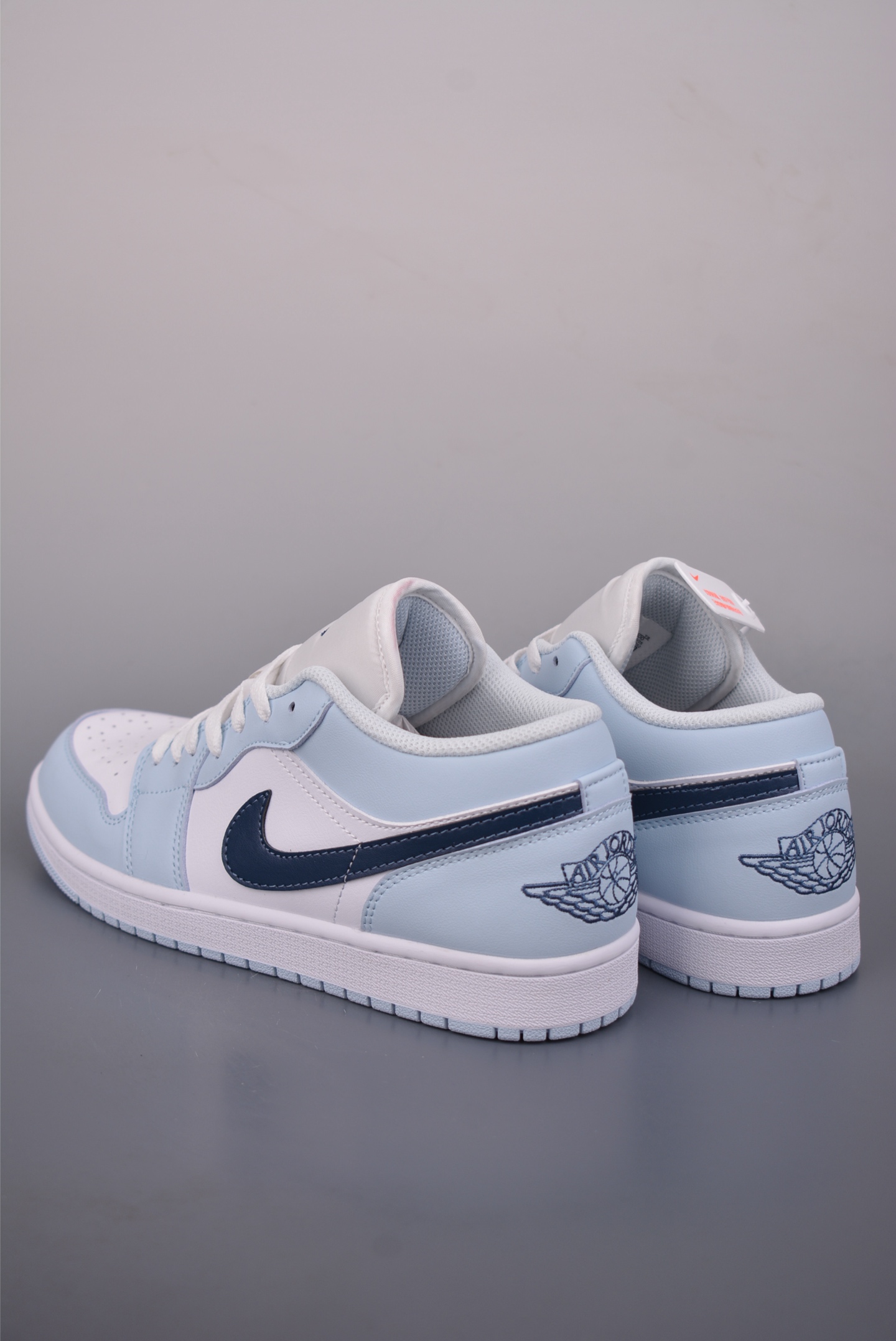 Air Jordan 1 Low 浅白蓝 AJ1乔1低帮休闲板鞋 553558-400 Air Jordan 1 Low 浅白蓝 AJ1乔1低帮休闲板鞋 553558-400