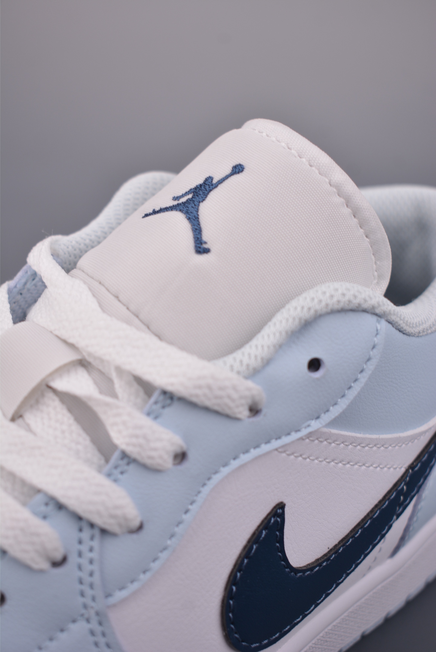 Air Jordan 1 Low 浅白蓝 AJ1乔1低帮休闲板鞋 553558-400 Air Jordan 1 Low 浅白蓝 AJ1乔1低帮休闲板鞋 553558-400