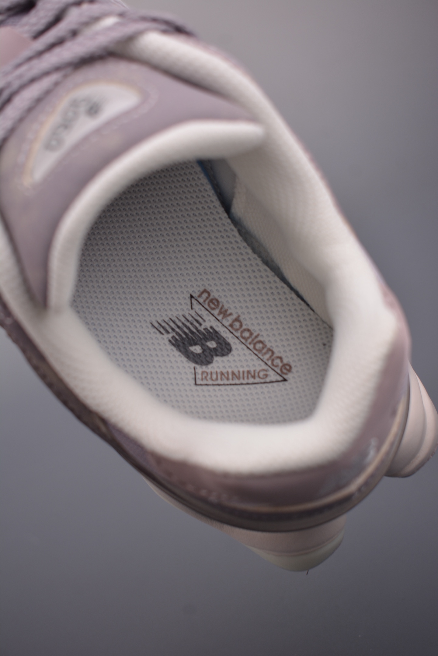 Joe Freshgoods x New Balance 渠道 NB9060 联名款 复古休闲运动慢跑鞋 U9060870 Joe Freshgoods x New Balance 渠道 NB9060 联名款 复古休闲运动慢跑鞋 U9060870