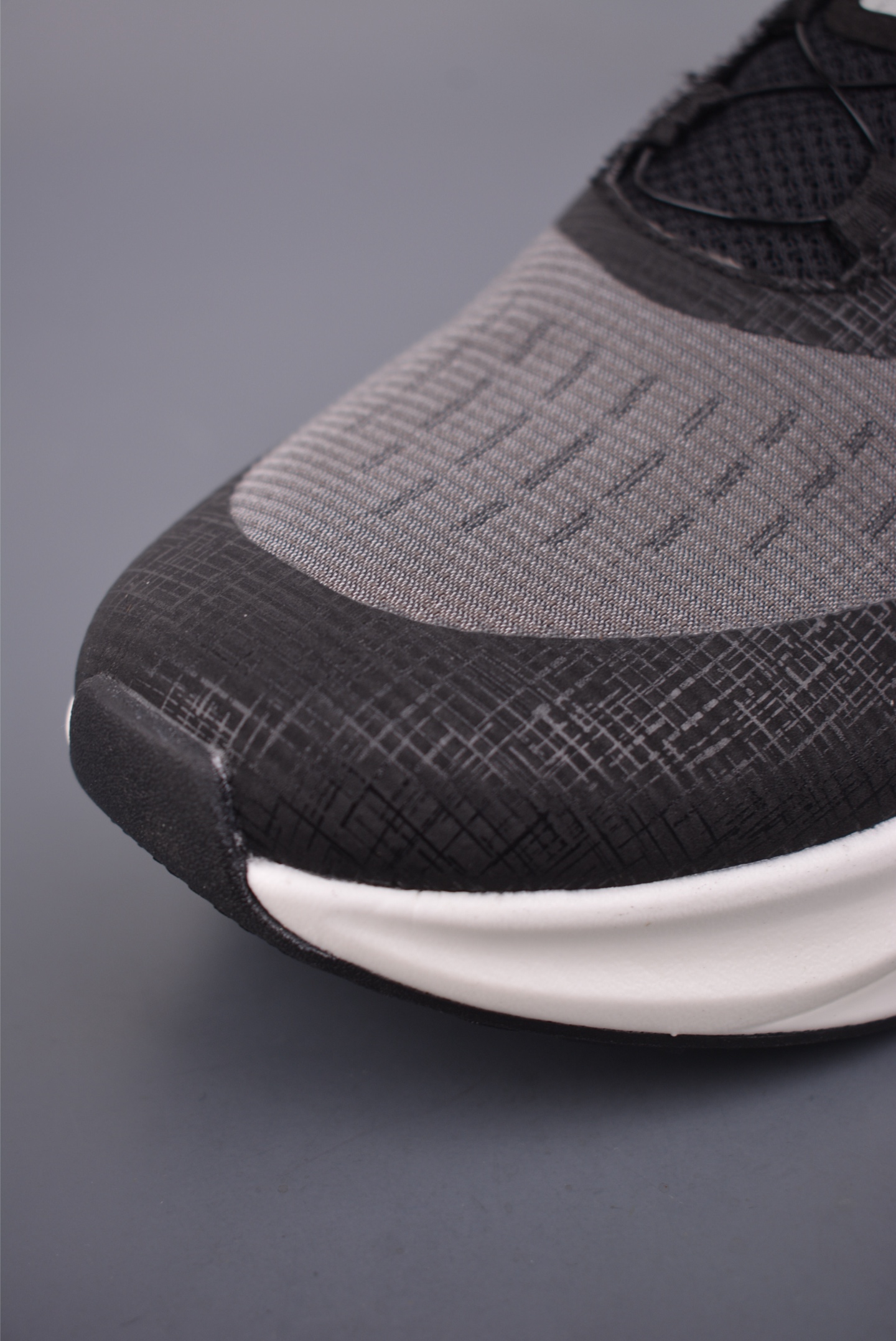 年终清仓福利 💰200
史诗级独家特价 限时抢购
DESCENTE迪桑特 PRIMER GTX
时尚休闲运动覆盖防水男子越野跑鞋
官方同步上架 适合技术路线单日徒步穿着 aeriosflgtx鞋受到长途野外跑步鞋的启发 适合在变化的地形上进行快速轻快的徒步旅行穿着,舒适而有支撑性,使您充满信心。该设计与脚部融为一体,可最大限度地减少摩擦,gore-tex保护膜可防水,采用gore隐形适体(invisiblefit)技术,更轻薄舒适。敏捷、稳定和技术路线上的自信源于vibram® megagrip外底、压缩eva内底以及一体的tpu。重量约:275g技术特点防水透气轻量耐磨鞋子鞋外底结构vibram®megagripM橡胶化合材料耐用柔软鞋子结构tpu鞋头可防磨损压缩eva泡沫内底以及一体的tpu铁芯提高了灵活性和稳定性,使您充满信心鞋子衬垫结构4mm厚or模制插片材料gore-tex薄膜tpu高耐磨保护膜cordura®网眼布
官方货号: D4231RRN233633
尺码: 39 40 41 42 43 44 45 46