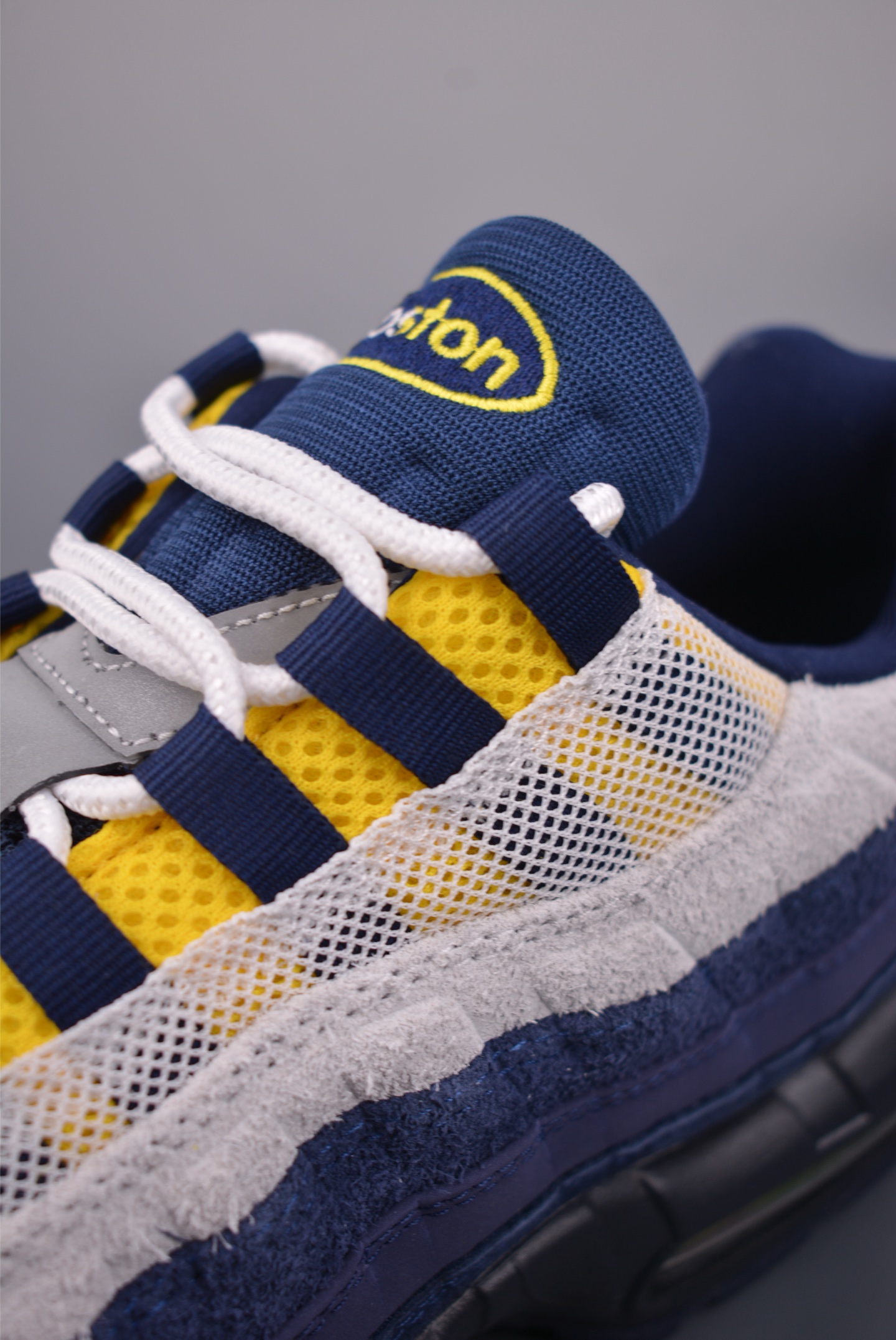 NIKE Air Max 95 版本 潮流百搭 气垫缓震慢跑鞋 HQ8492-400 NIKE Air Max 95 版本 潮流百搭 气垫缓震慢跑鞋 HQ8492-400