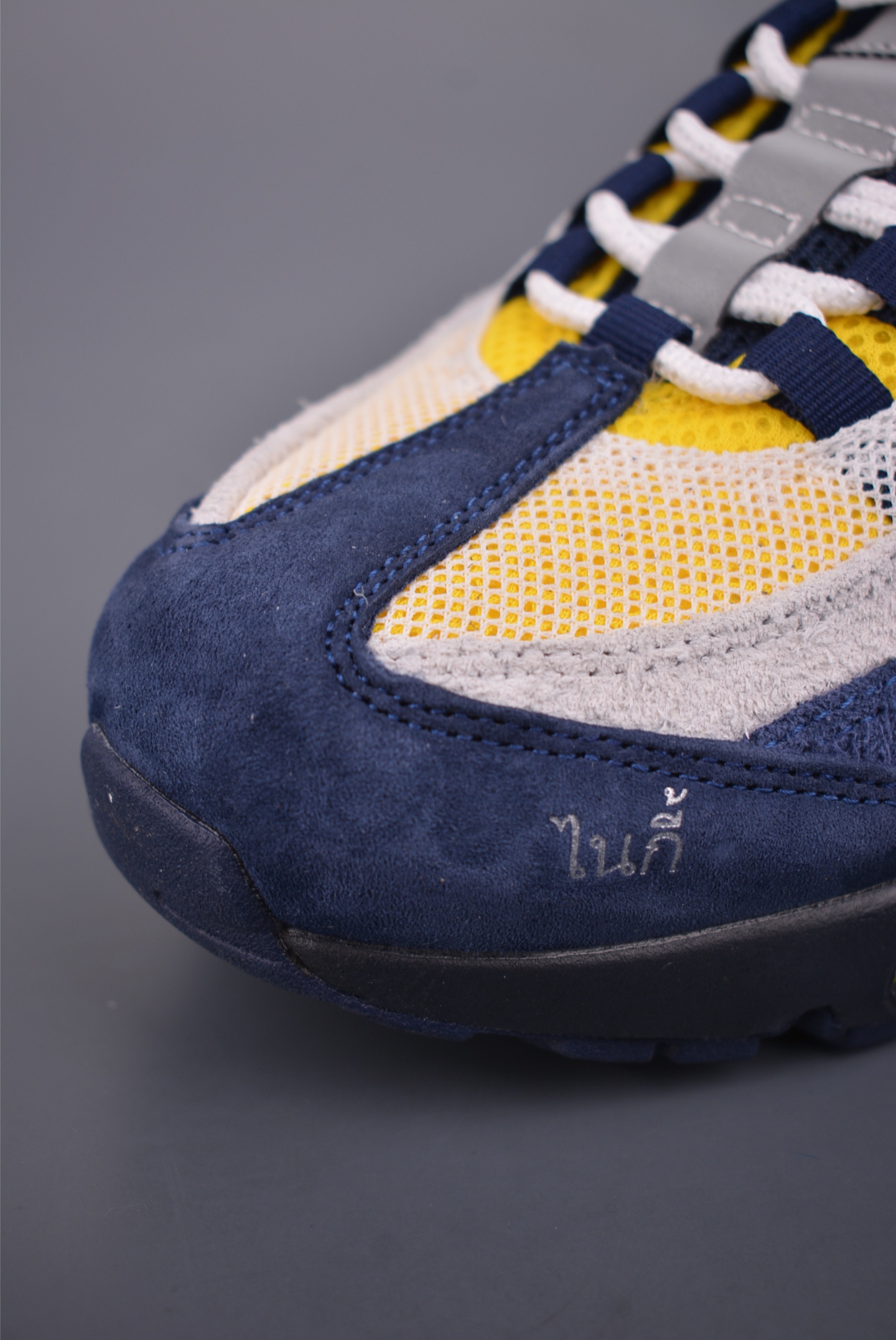 NIKE Air Max 95 版本 潮流百搭 气垫缓震慢跑鞋 HQ8492-400 NIKE Air Max 95 版本 潮流百搭 气垫缓震慢跑鞋 HQ8492-400