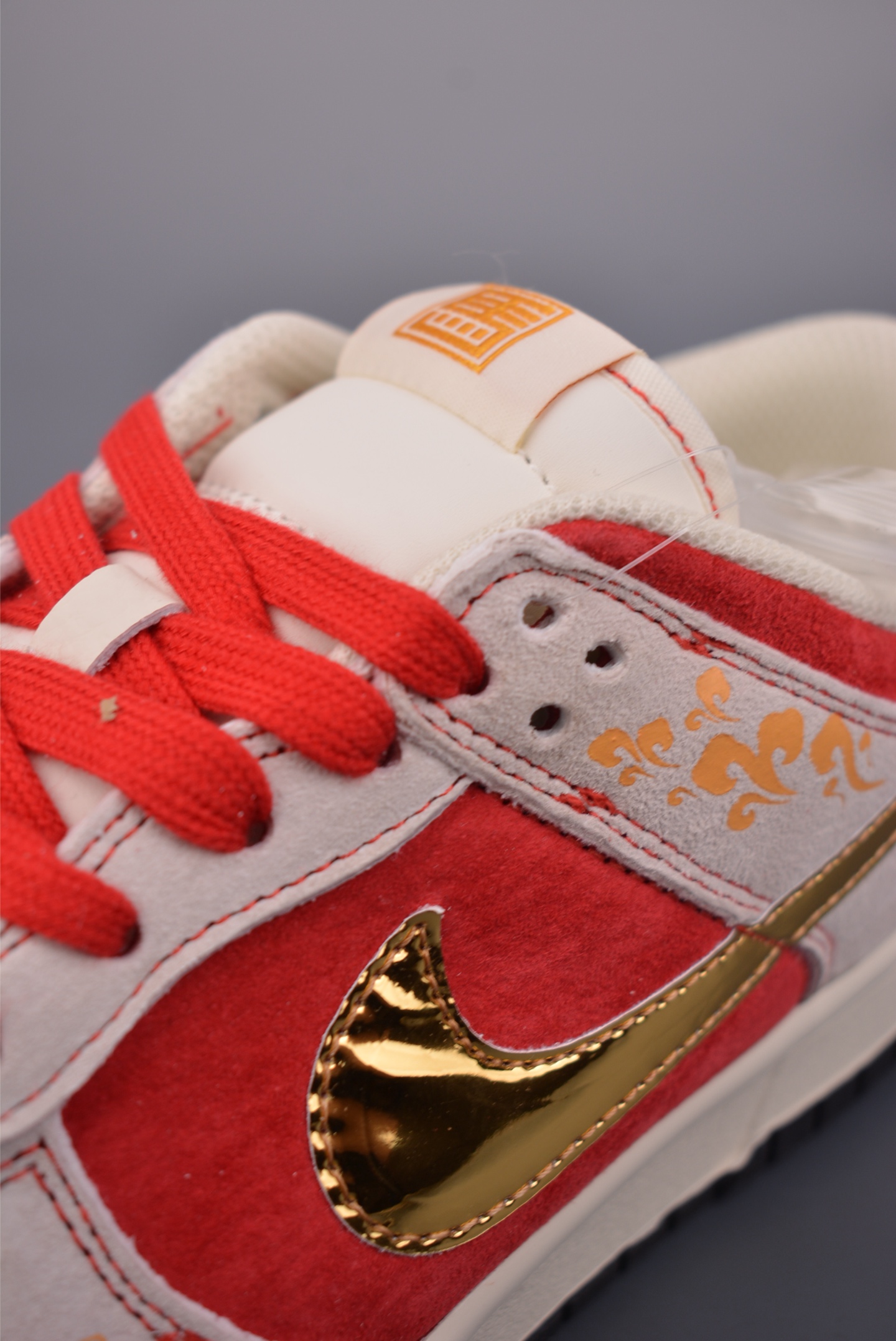 Nike SB Dunk Low 马年限定 DN3168-036-Top High Quatity Cheap Sneakers Fashion Clothing Clothes Bags handbags Shoes of all Brand wholesale With The best Quality And Beautiful Price from China Factory Chinese suppliers wholesaler seller Nike SB Dunk Low 马年限定 DN3168-036