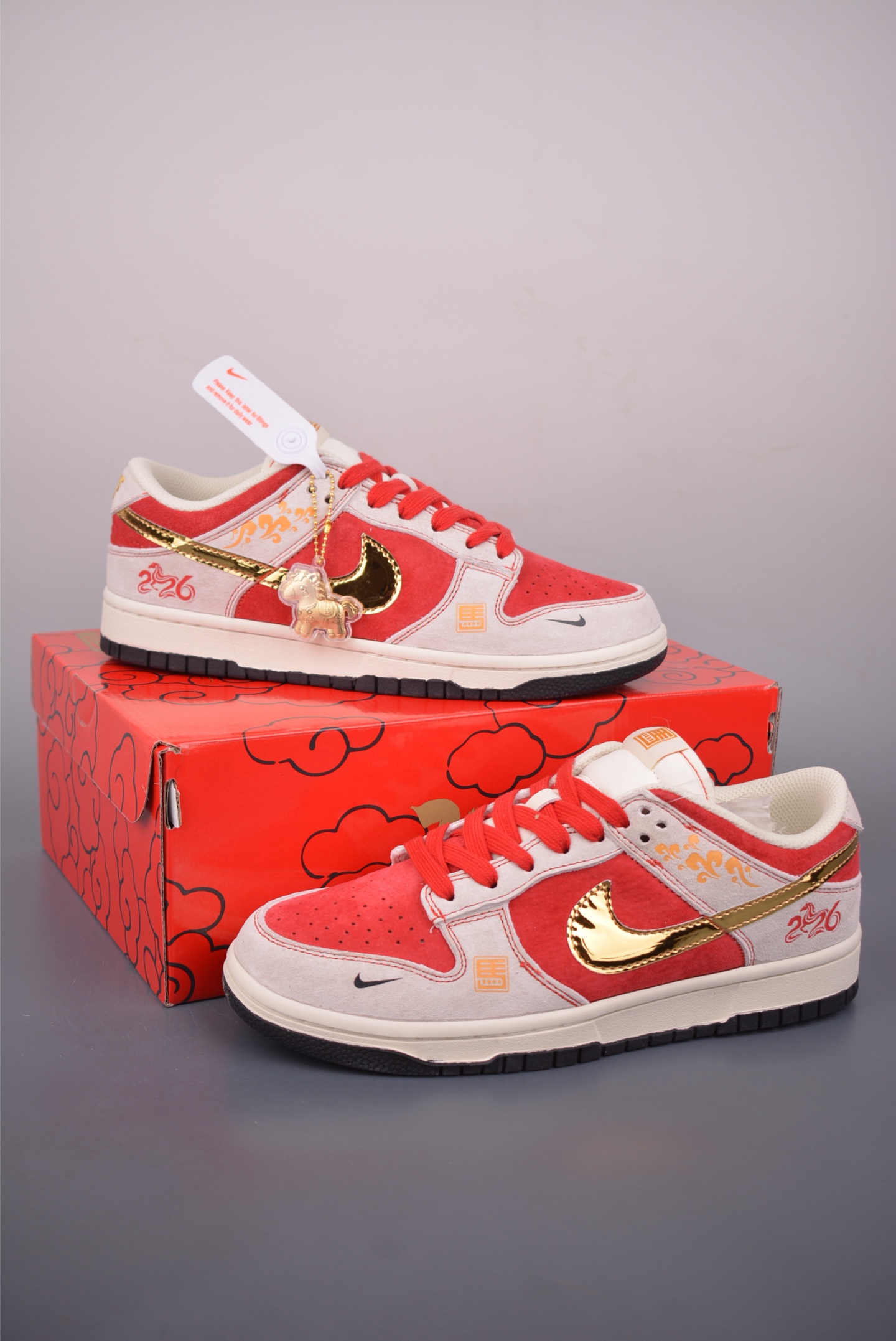 Nike SB Dunk Low 马年限定 DN3168-036-Top High Quatity Cheap Sneakers Fashion Clothing Clothes Bags handbags Shoes of all Brand wholesale With The best Quality And Beautiful Price from China Factory Chinese suppliers wholesaler seller Nike SB Dunk Low 马年限定 DN3168-036