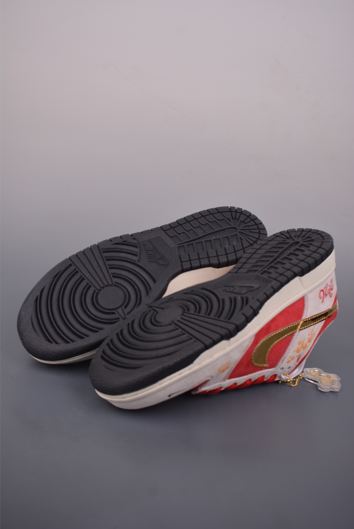 Nike SB Dunk Low 马年限定 DN3168-036-Top High Quatity Cheap Sneakers Fashion Clothing Clothes Bags handbags Shoes of all Brand wholesale With The best Quality And Beautiful Price from China Factory Chinese suppliers wholesaler seller Nike SB Dunk Low 马年限定 DN3168-036
