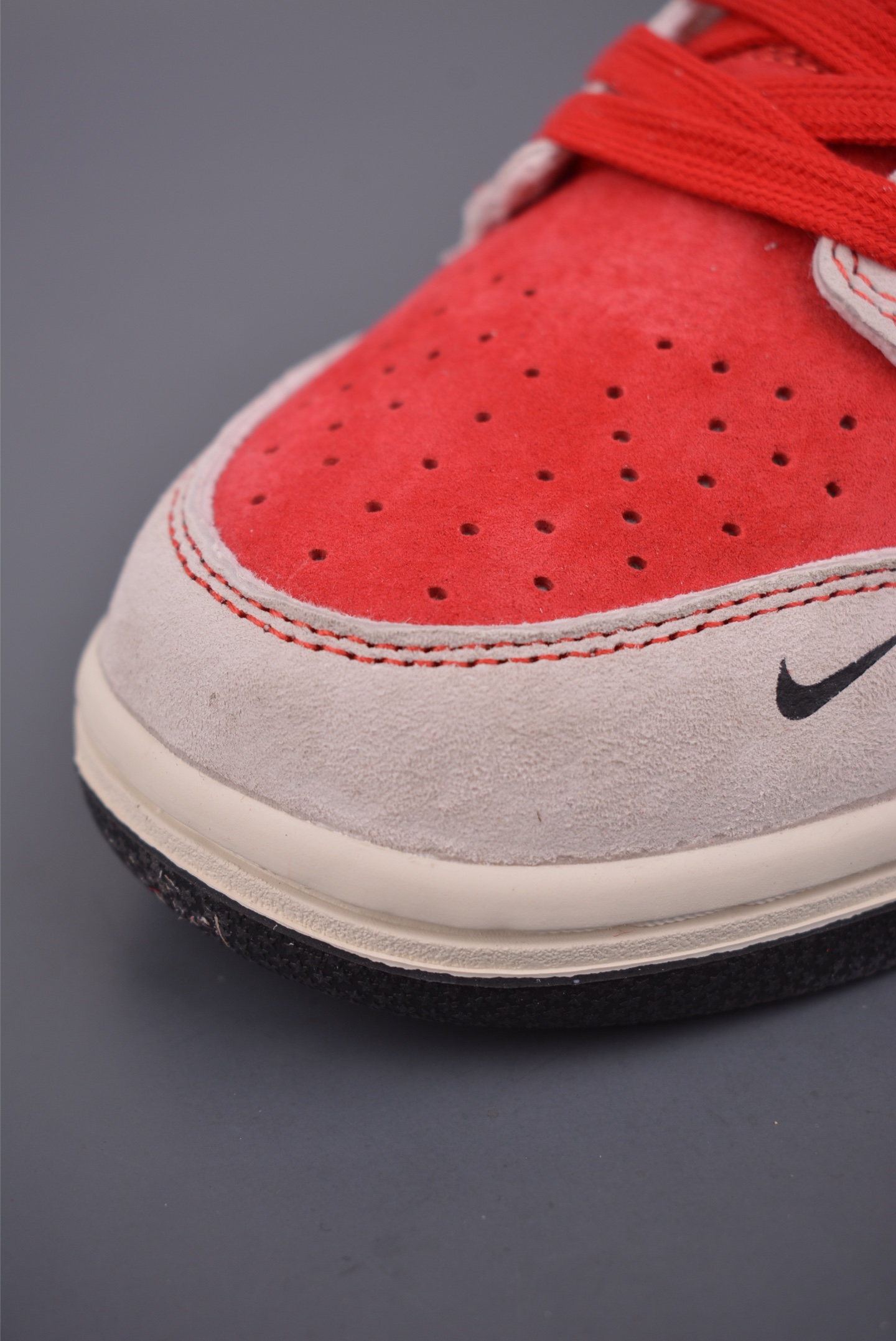 Nike SB Dunk Low 马年限定 DN3168-036-Top High Quatity Cheap Sneakers Fashion Clothing Clothes Bags handbags Shoes of all Brand wholesale With The best Quality And Beautiful Price from China Factory Chinese suppliers wholesaler seller Nike SB Dunk Low 马年限定 DN3168-036