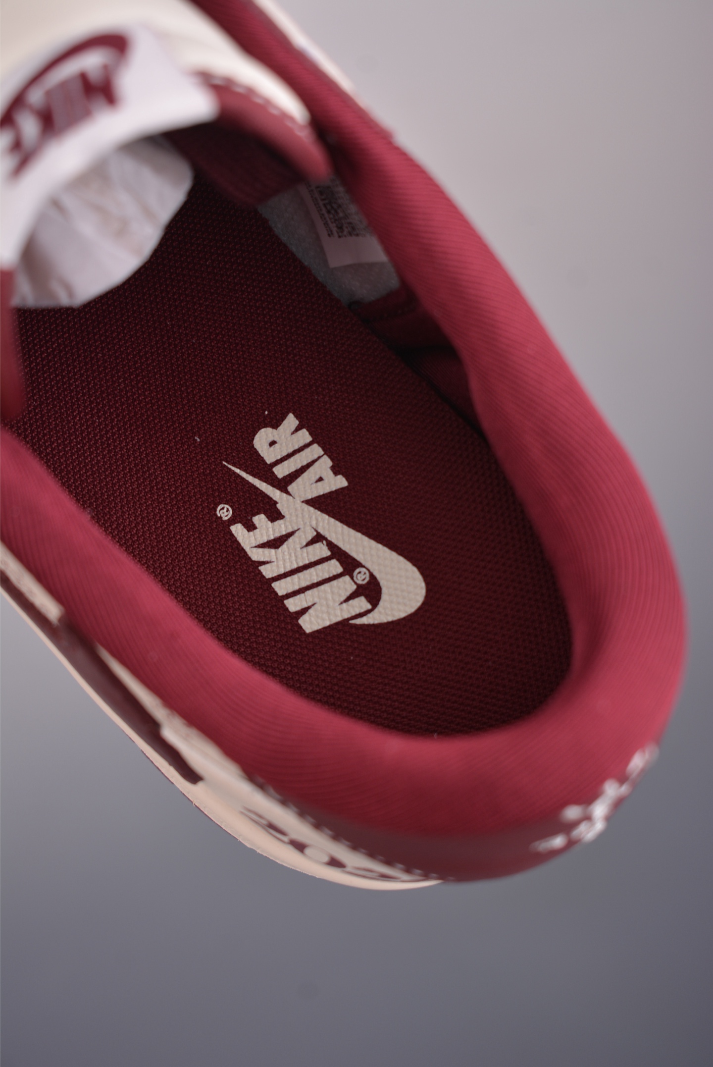 Fragment x Travis Scott x 马年限定 Air Jordan 1 Low 三方联名倒钩 CX5050-Y66 Fragment x Travis Scott x 马年限定 Air Jordan 1 Low 三方联名倒钩 CX5050-Y66