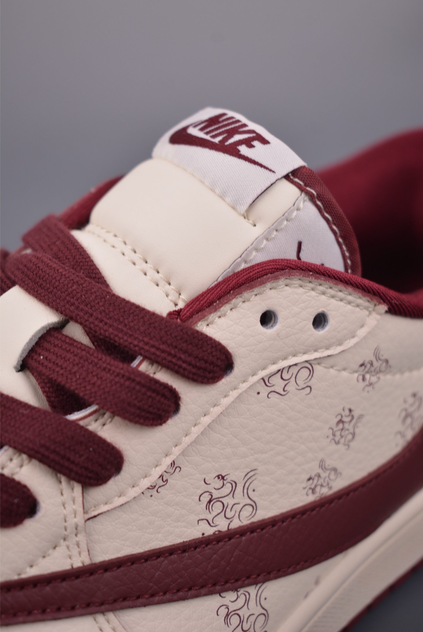 Fragment x Travis Scott x 马年限定 Air Jordan 1 Low 三方联名倒钩 CX5050-Y66 Fragment x Travis Scott x 马年限定 Air Jordan 1 Low 三方联名倒钩 CX5050-Y66