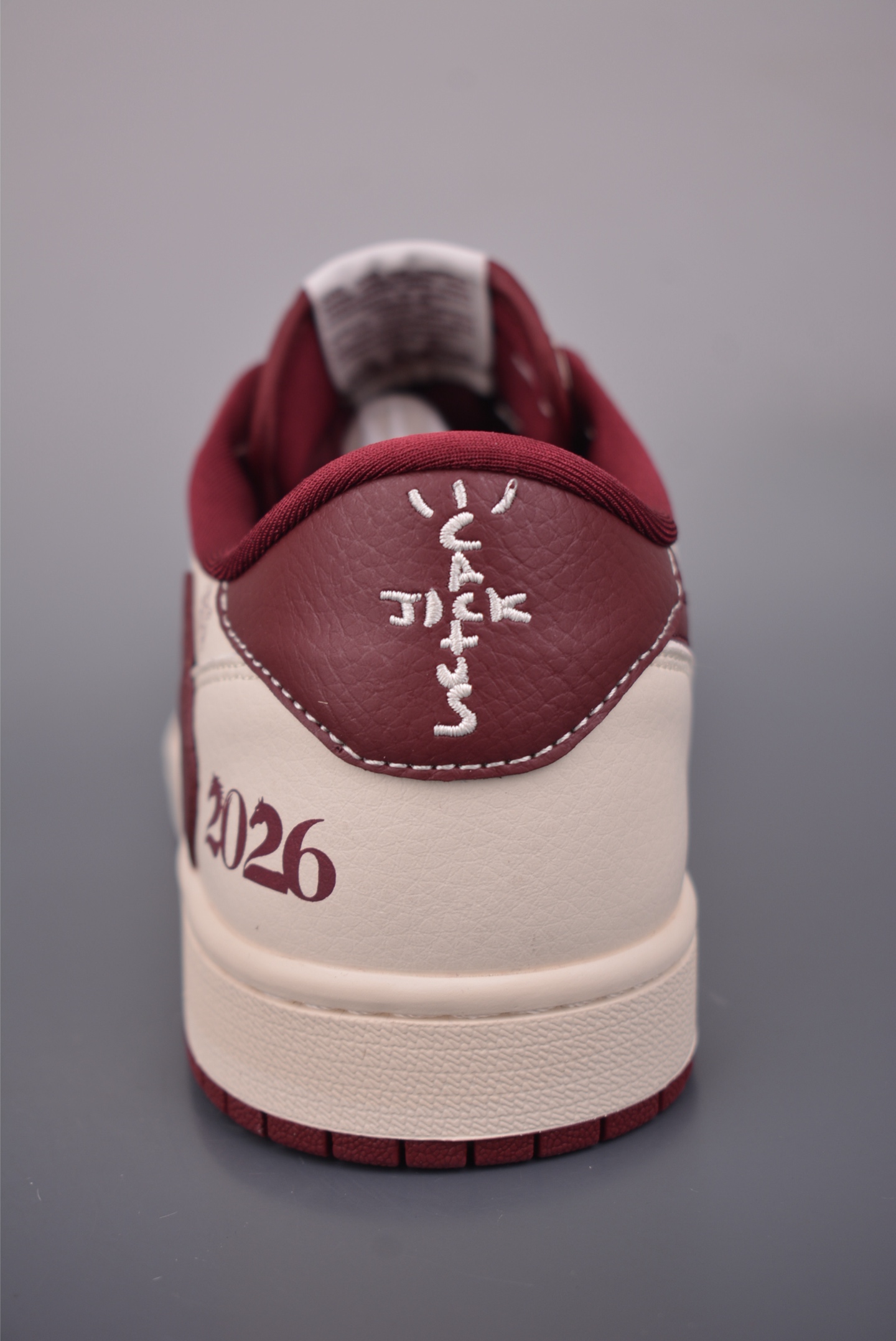 Fragment x Travis Scott x 马年限定 Air Jordan 1 Low 三方联名倒钩 CX5050-Y66 Fragment x Travis Scott x 马年限定 Air Jordan 1 Low 三方联名倒钩 CX5050-Y66