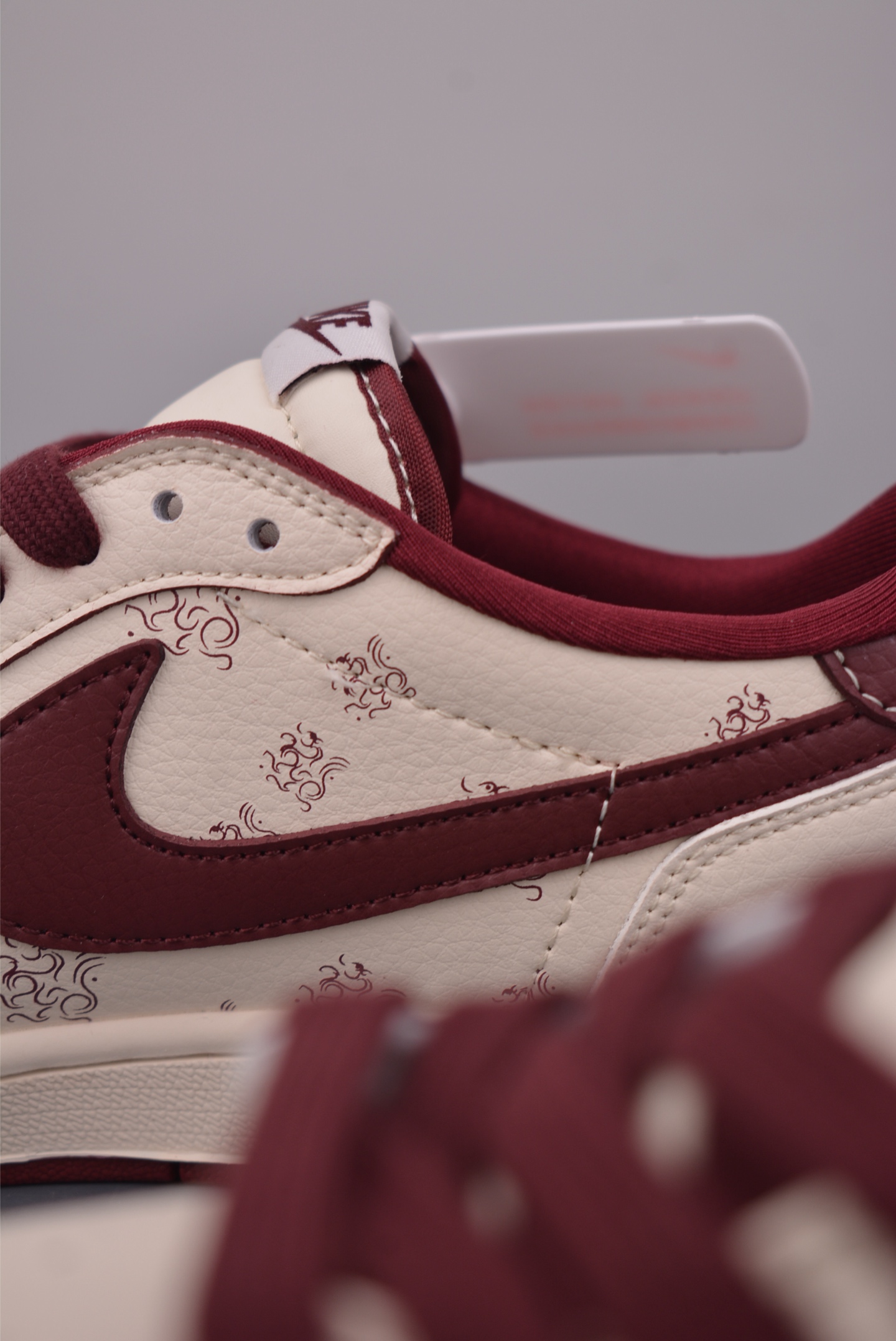 Fragment x Travis Scott x 马年限定 Air Jordan 1 Low 三方联名倒钩 CX5050-Y66 Fragment x Travis Scott x 马年限定 Air Jordan 1 Low 三方联名倒钩 CX5050-Y66