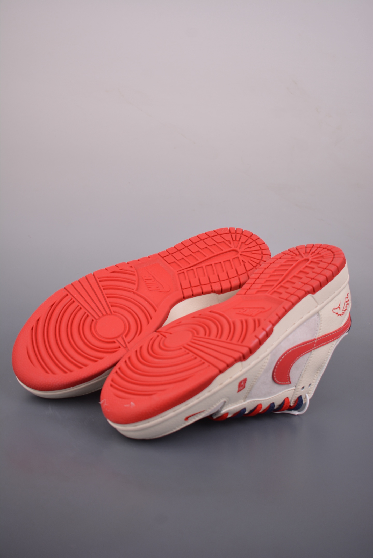 Nike SB Dunk Low 马年限定 DX2688-013-Top High Quatity Cheap Sneakers Fashion Clothing Clothes Bags handbags Shoes of all Brand wholesale With The best Quality And Beautiful Price from China Factory Chinese suppliers wholesaler seller Nike SB Dunk Low 马年限定 DX2688-013
