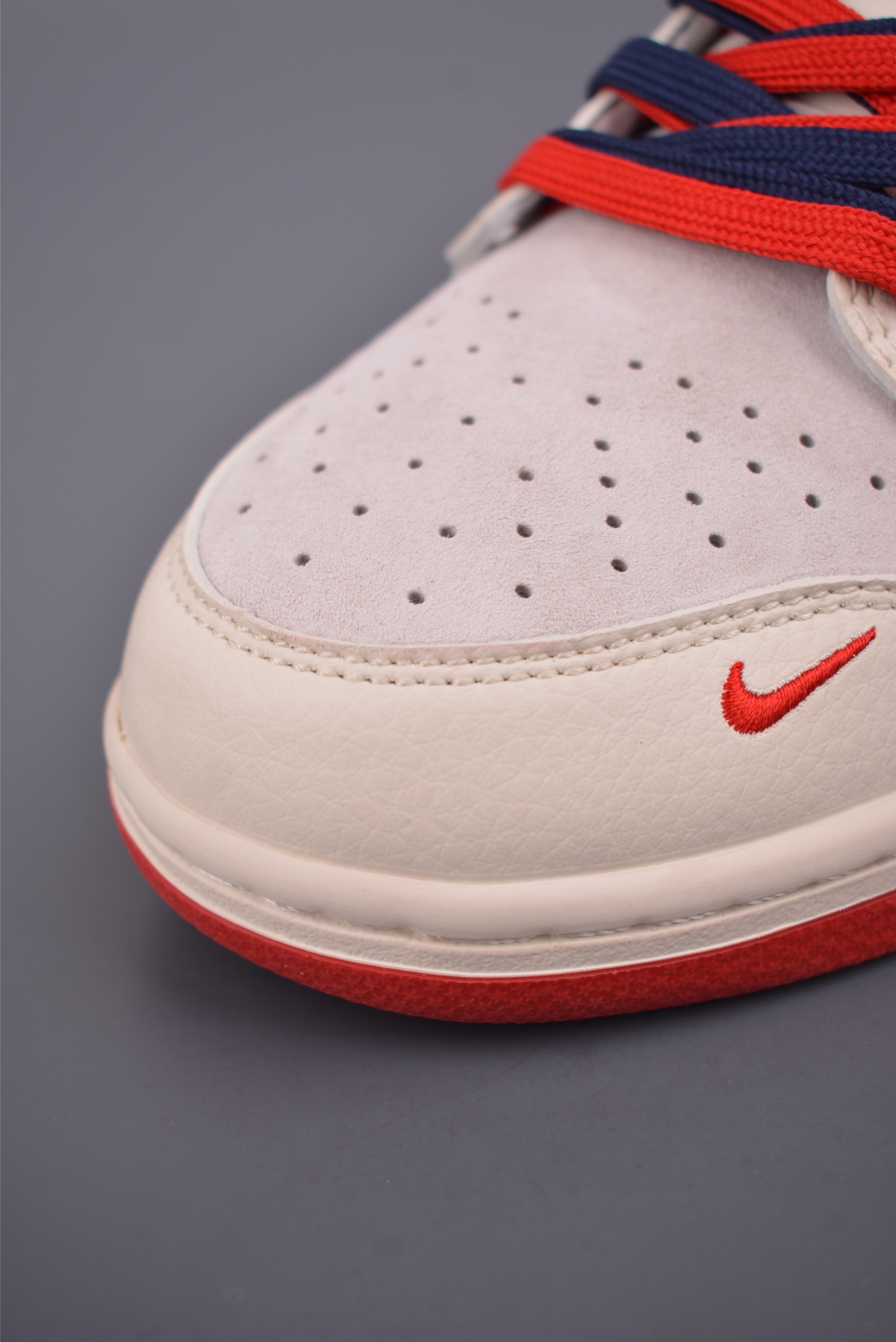 Nike SB Dunk Low 马年限定 DX2688-013-Top High Quatity Cheap Sneakers Fashion Clothing Clothes Bags handbags Shoes of all Brand wholesale With The best Quality And Beautiful Price from China Factory Chinese suppliers wholesaler seller Nike SB Dunk Low 马年限定 DX2688-013