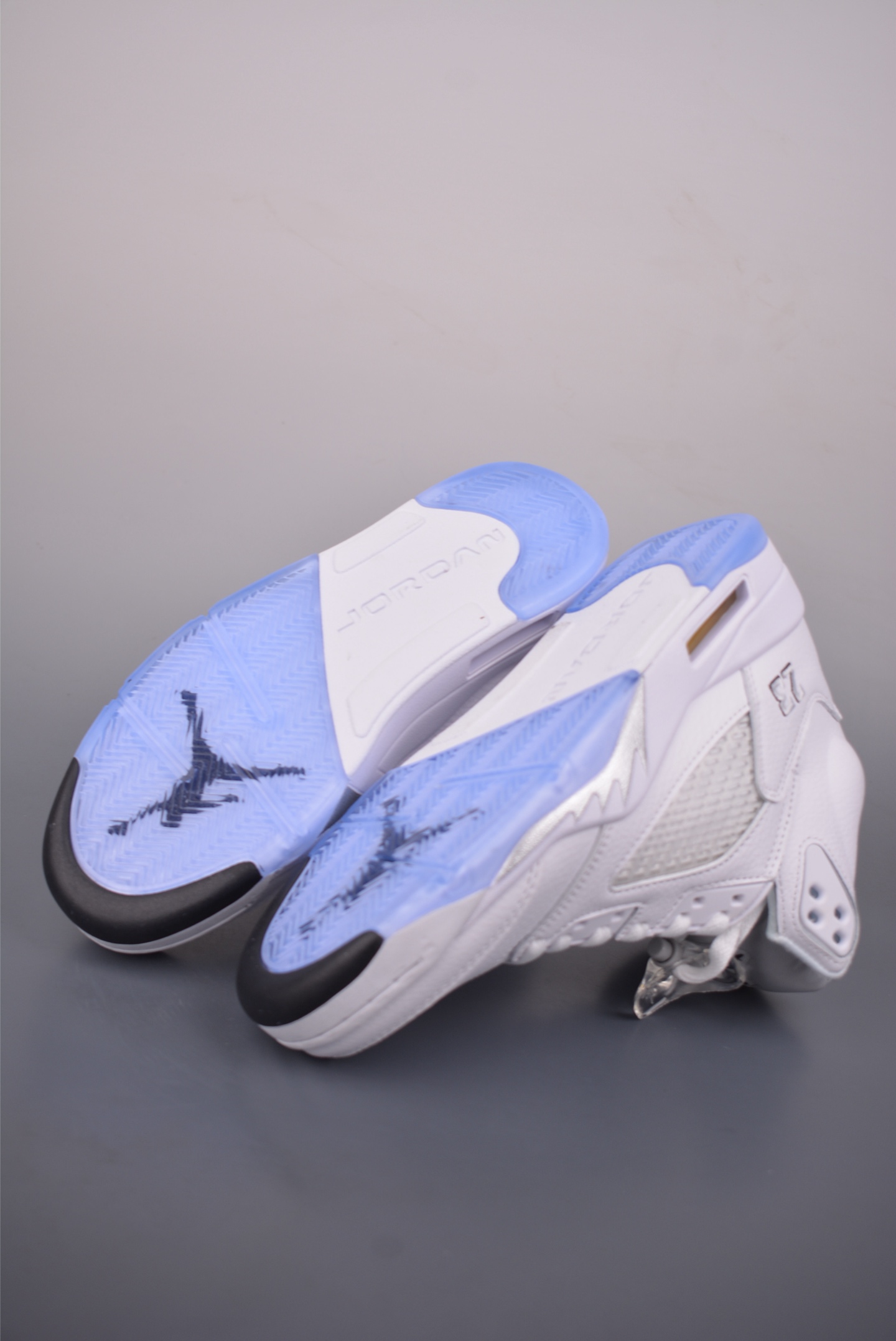Air Jordan 5 Retro 乔丹5 复刻白红 HQ7978-103