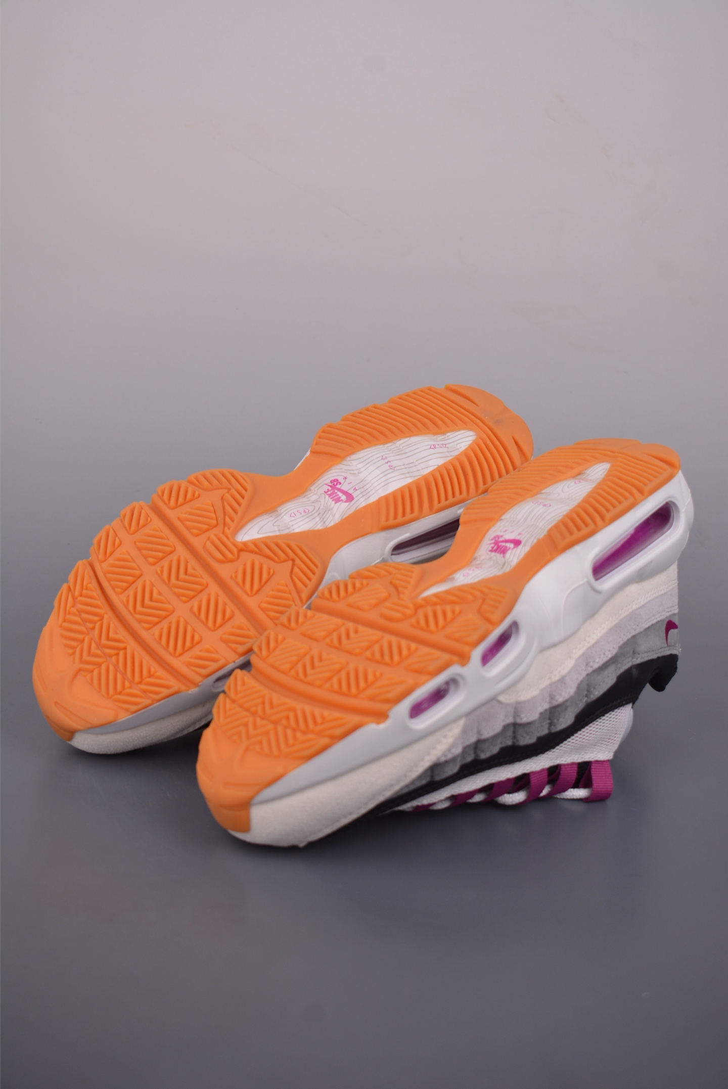 NIKE Air Max 95 版本 潮流百搭 气垫缓震慢跑鞋 HF7545-100-Top High Quatity Cheap Sneakers Fashion Clothing Clothes Bags handbags Shoes of all Brand wholesale With The best Quality And Beautiful Price from China Factory Chinese suppliers wholesaler seller NIKE Air Max 95 版本 潮流百搭 气垫缓震慢跑鞋 HF7545-100