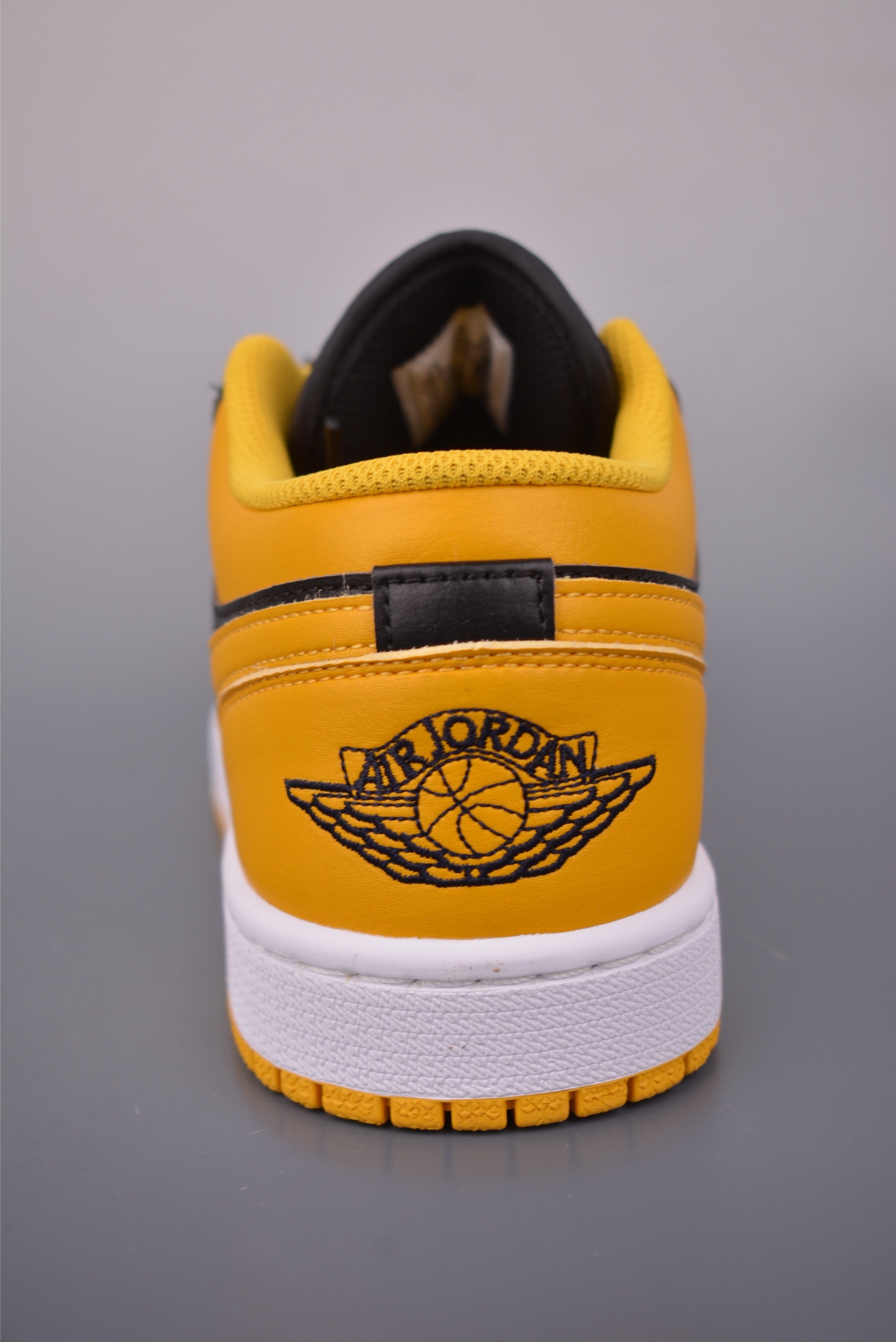 Air Jordan 1 Low 黑黄 AJ1乔1低帮休闲板鞋 553558-072-Chinese wholesaler seller Clothes Bags handbags wholesale Shoes High Quatity wholesaler seller Cheap Sneakers from China Factory Chinese suppliers china wholesale clothing wholesaler seller Air Jordan 1 Low 黑黄 AJ1乔1低帮休闲板鞋 553558-072