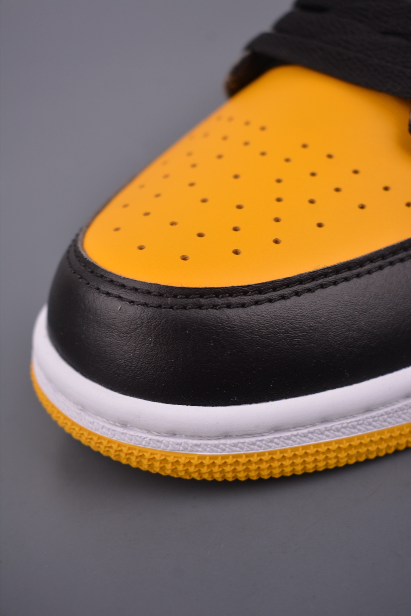 Air Jordan 1 Low 黑黄 AJ1乔1低帮休闲板鞋 553558-072-Chinese wholesaler seller Clothes Bags handbags wholesale Shoes High Quatity wholesaler seller Cheap Sneakers from China Factory Chinese suppliers china wholesale clothing wholesaler seller Air Jordan 1 Low 黑黄 AJ1乔1低帮休闲板鞋 553558-072