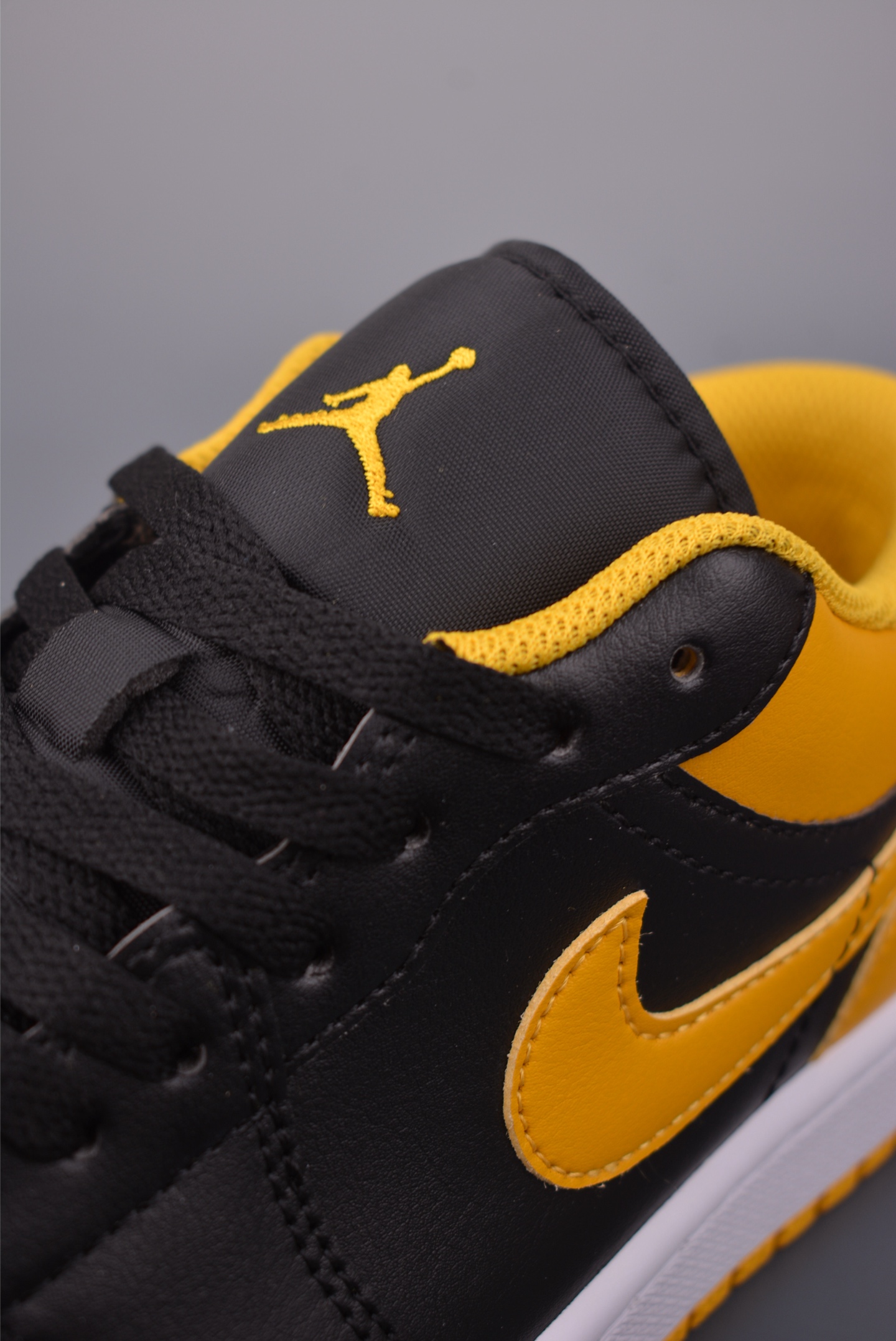 Air Jordan 1 Low 黑黄 AJ1乔1低帮休闲板鞋 553558-072-Chinese wholesaler seller Clothes Bags handbags wholesale Shoes High Quatity wholesaler seller Cheap Sneakers from China Factory Chinese suppliers china wholesale clothing wholesaler seller Air Jordan 1 Low 黑黄 AJ1乔1低帮休闲板鞋 553558-072