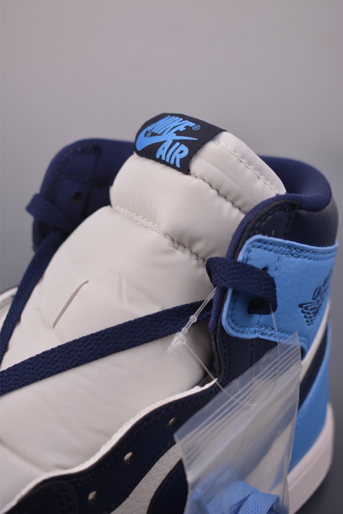Jordan Air Jordan 1 High 黑蓝白 555068-140-Top High Quatity Cheap Sneakers Fashion Clothing Clothes Bags handbags Shoes of all Brand wholesale With The best Quality And Beautiful Price from China Factory Chinese suppliers wholesaler seller Jordan Air Jordan 1 High 黑蓝白 555068-140