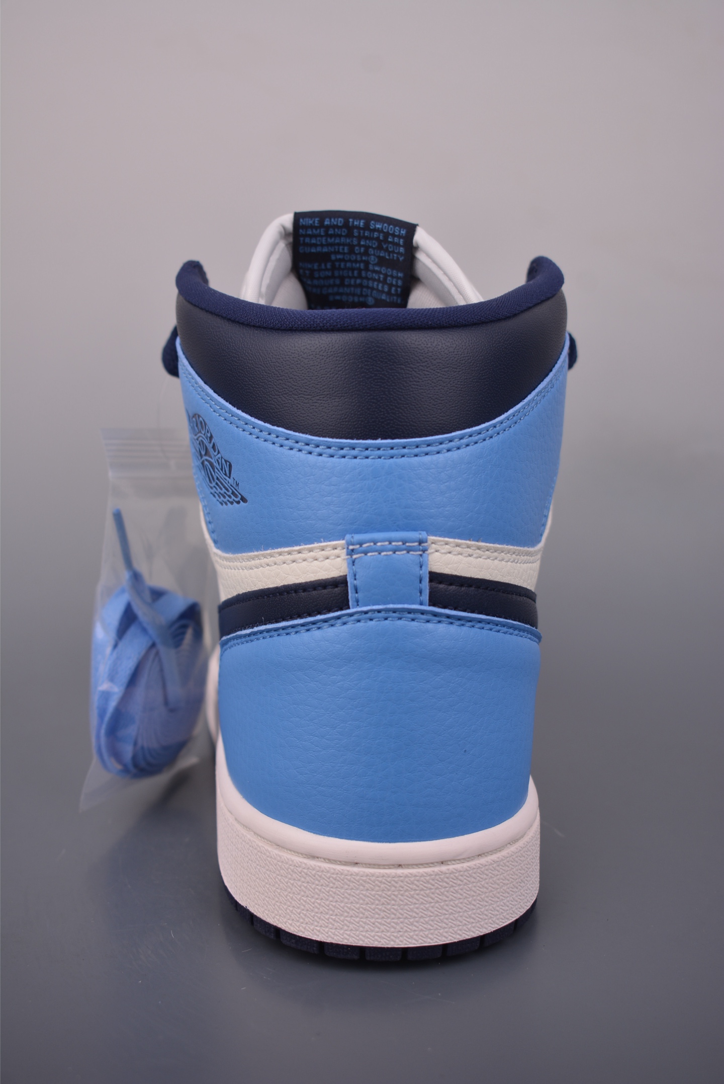 Jordan Air Jordan 1 High 黑蓝白 555068-140-Top High Quatity Cheap Sneakers Fashion Clothing Clothes Bags handbags Shoes of all Brand wholesale With The best Quality And Beautiful Price from China Factory Chinese suppliers wholesaler seller Jordan Air Jordan 1 High 黑蓝白 555068-140