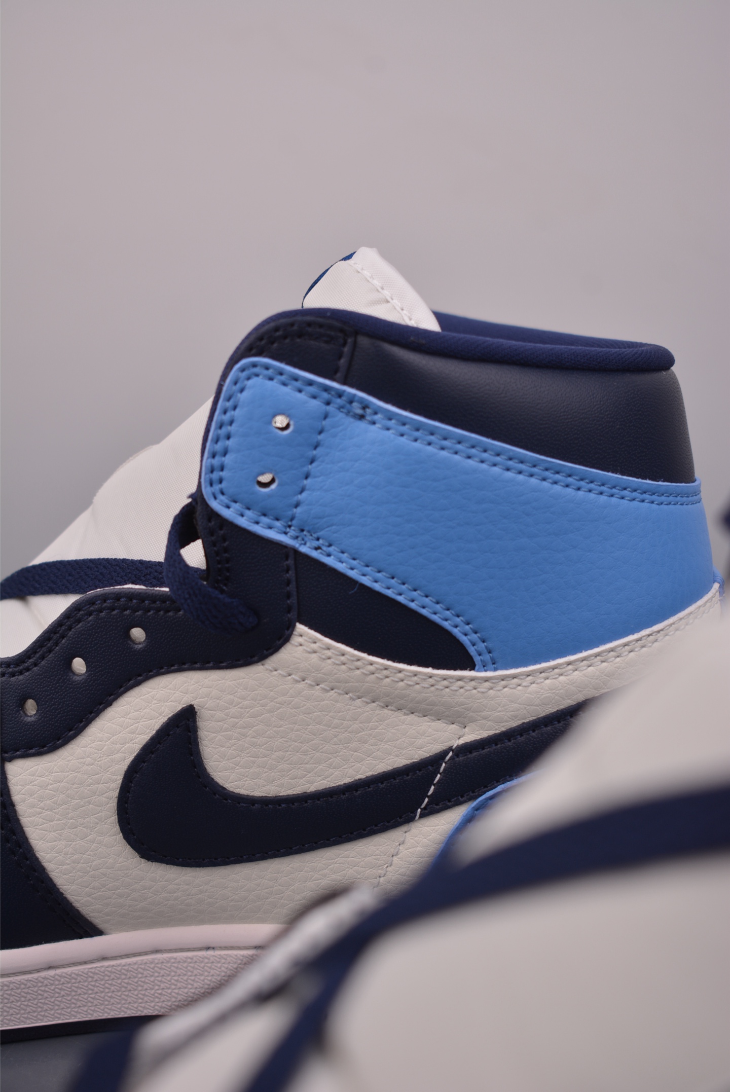 Jordan Air Jordan 1 High 黑蓝白 555068-140-Top High Quatity Cheap Sneakers Fashion Clothing Clothes Bags handbags Shoes of all Brand wholesale With The best Quality And Beautiful Price from China Factory Chinese suppliers wholesaler seller Jordan Air Jordan 1 High 黑蓝白 555068-140