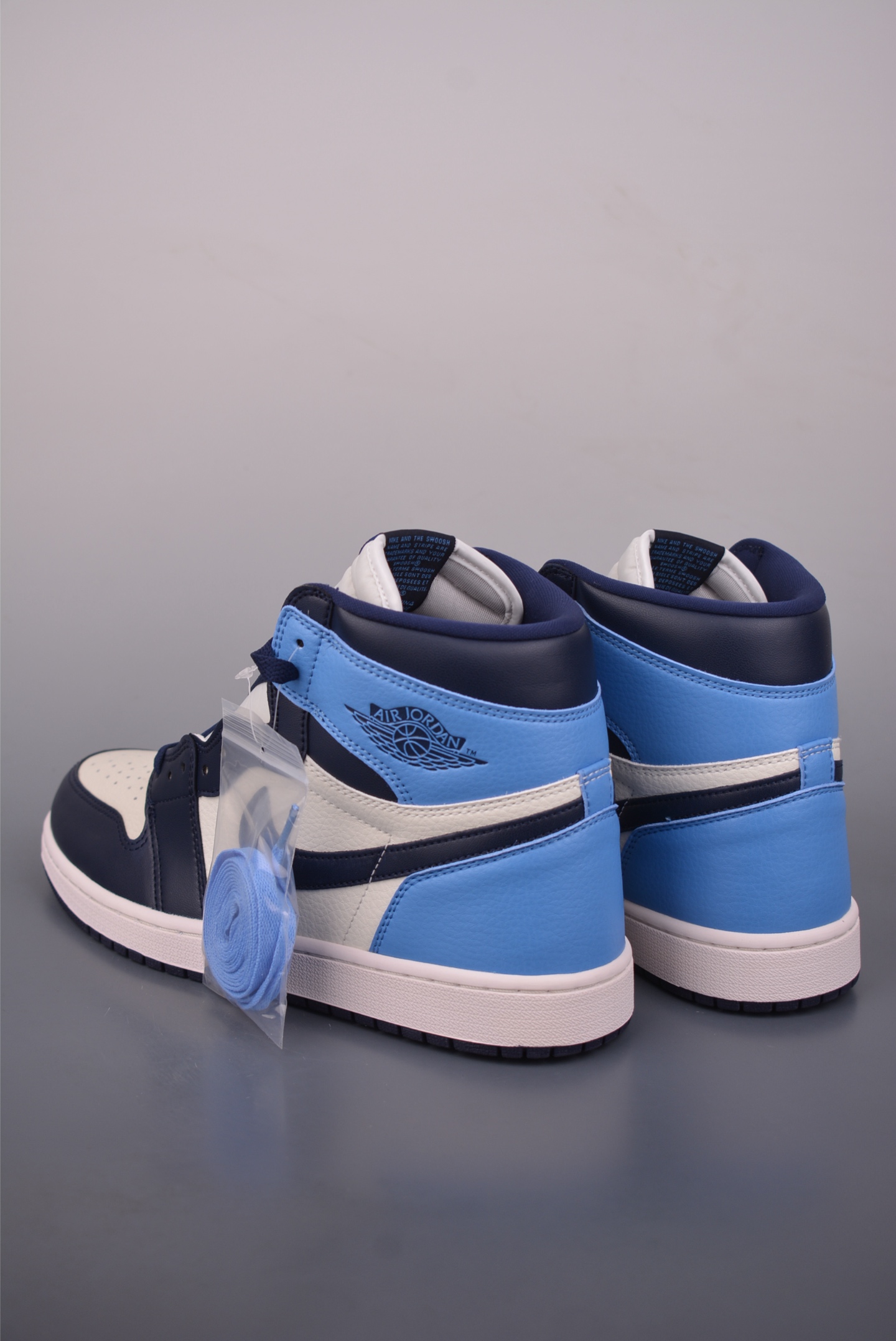 Jordan Air Jordan 1 High 黑蓝白 555068-140-Top High Quatity Cheap Sneakers Fashion Clothing Clothes Bags handbags Shoes of all Brand wholesale With The best Quality And Beautiful Price from China Factory Chinese suppliers wholesaler seller Jordan Air Jordan 1 High 黑蓝白 555068-140