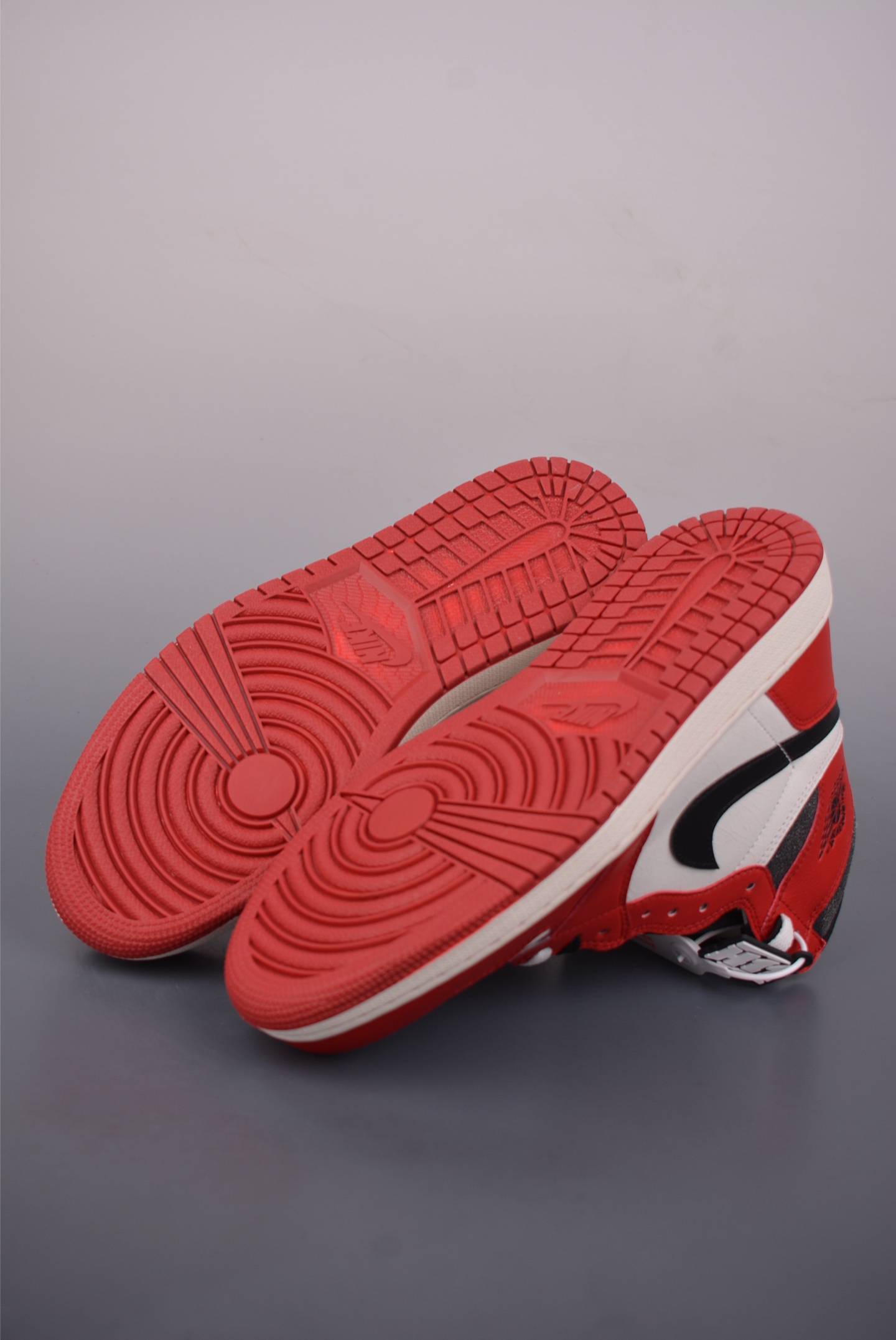 240 Jordan Air Jordan 1 High 做旧芝加哥 DZ5485-612