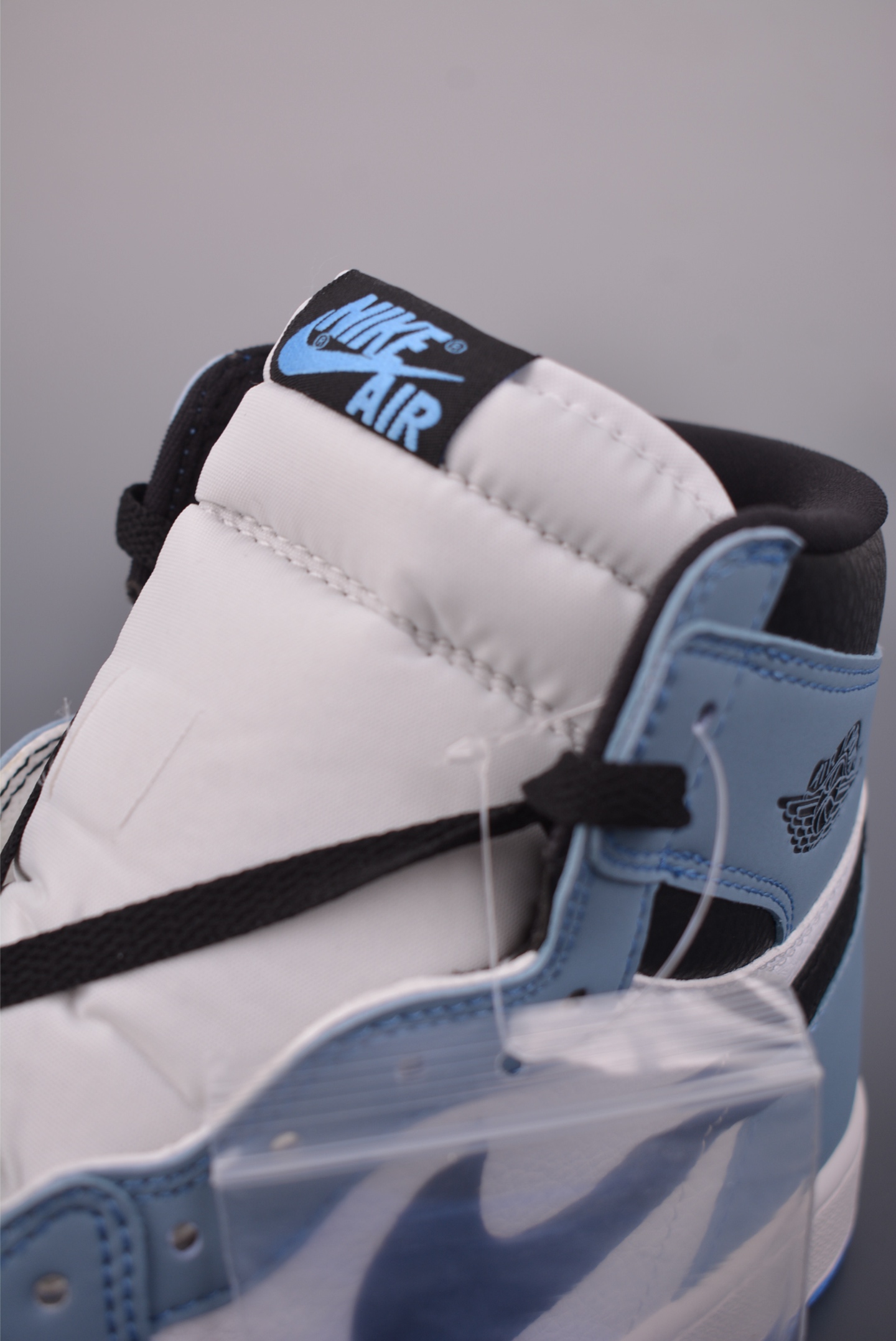 Jordan Air Jordan 1 High 大学蓝 莞产原底面 555088-134-Chinese wholesaler seller Clothes Bags handbags wholesale Shoes High Quatity wholesaler seller Cheap Sneakers from China Factory Chinese suppliers china wholesale clothing wholesaler seller Jordan Air Jordan 1 High 大学蓝 莞产原底面 555088-134