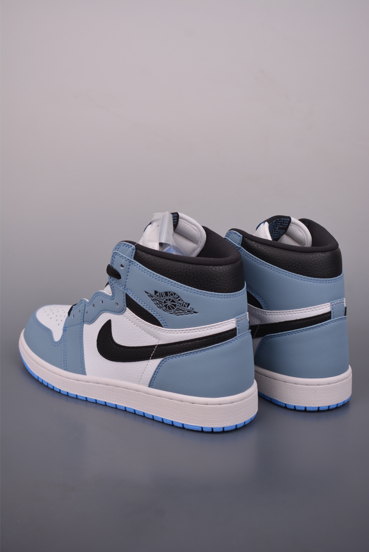 Jordan Air Jordan 1 High 大学蓝 莞产原底面 555088-134-Chinese wholesaler seller Clothes Bags handbags wholesale Shoes High Quatity wholesaler seller Cheap Sneakers from China Factory Chinese suppliers china wholesale clothing wholesaler seller Jordan Air Jordan 1 High 大学蓝 莞产原底面 555088-134