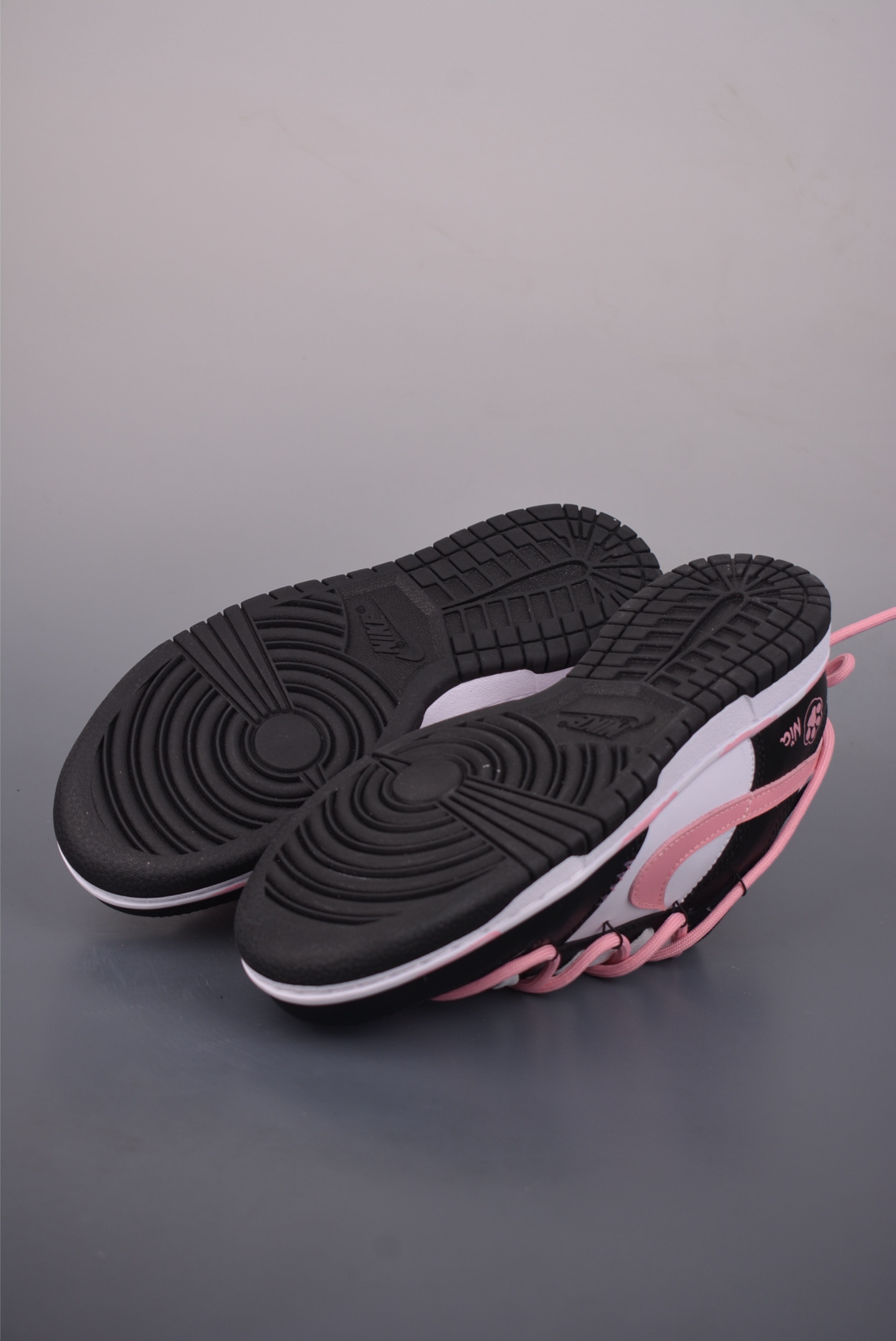 240 Nike SB Dunk Low 黑粉 解构绑带 DD1303-101-Chinese UA Cheap High Quatity Brand Clothes Bags handbags Sneakers wholesale wholesaler seller from China Factory suppliers Fashion Clothing Shoes best Quality Beautiful Price 240 Nike SB Dunk Low 黑粉 解构绑带 DD1303-101