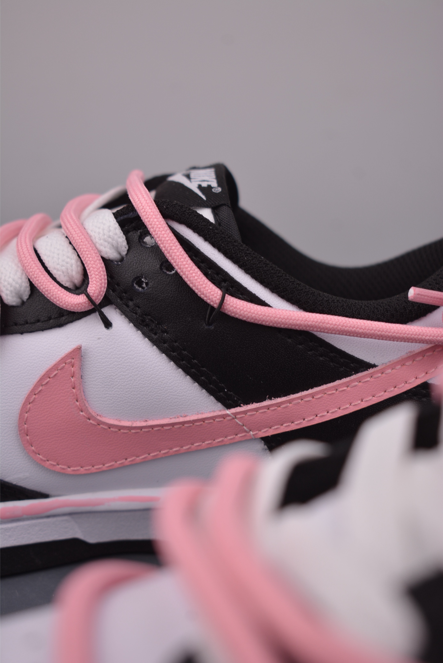 240 Nike SB Dunk Low 黑粉 解构绑带 DD1303-101-Chinese UA Cheap High Quatity Brand Clothes Bags handbags Sneakers wholesale wholesaler seller from China Factory suppliers Fashion Clothing Shoes best Quality Beautiful Price 240 Nike SB Dunk Low 黑粉 解构绑带 DD1303-101