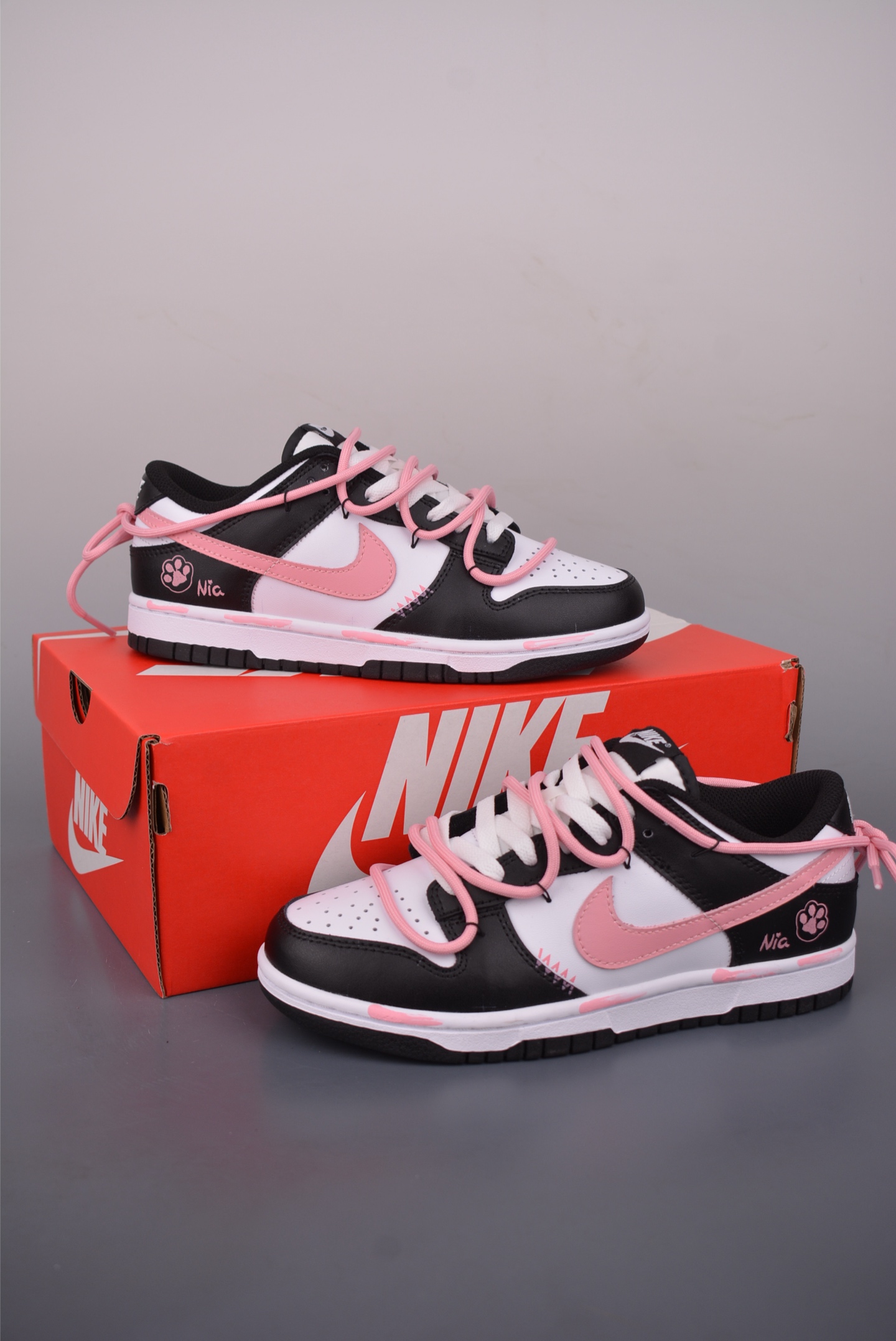 240 Nike SB Dunk Low 黑粉 解构绑带 DD1303-101-Chinese UA Cheap High Quatity Brand Clothes Bags handbags Sneakers wholesale wholesaler seller from China Factory suppliers Fashion Clothing Shoes best Quality Beautiful Price 240 Nike SB Dunk Low 黑粉 解构绑带 DD1303-101
