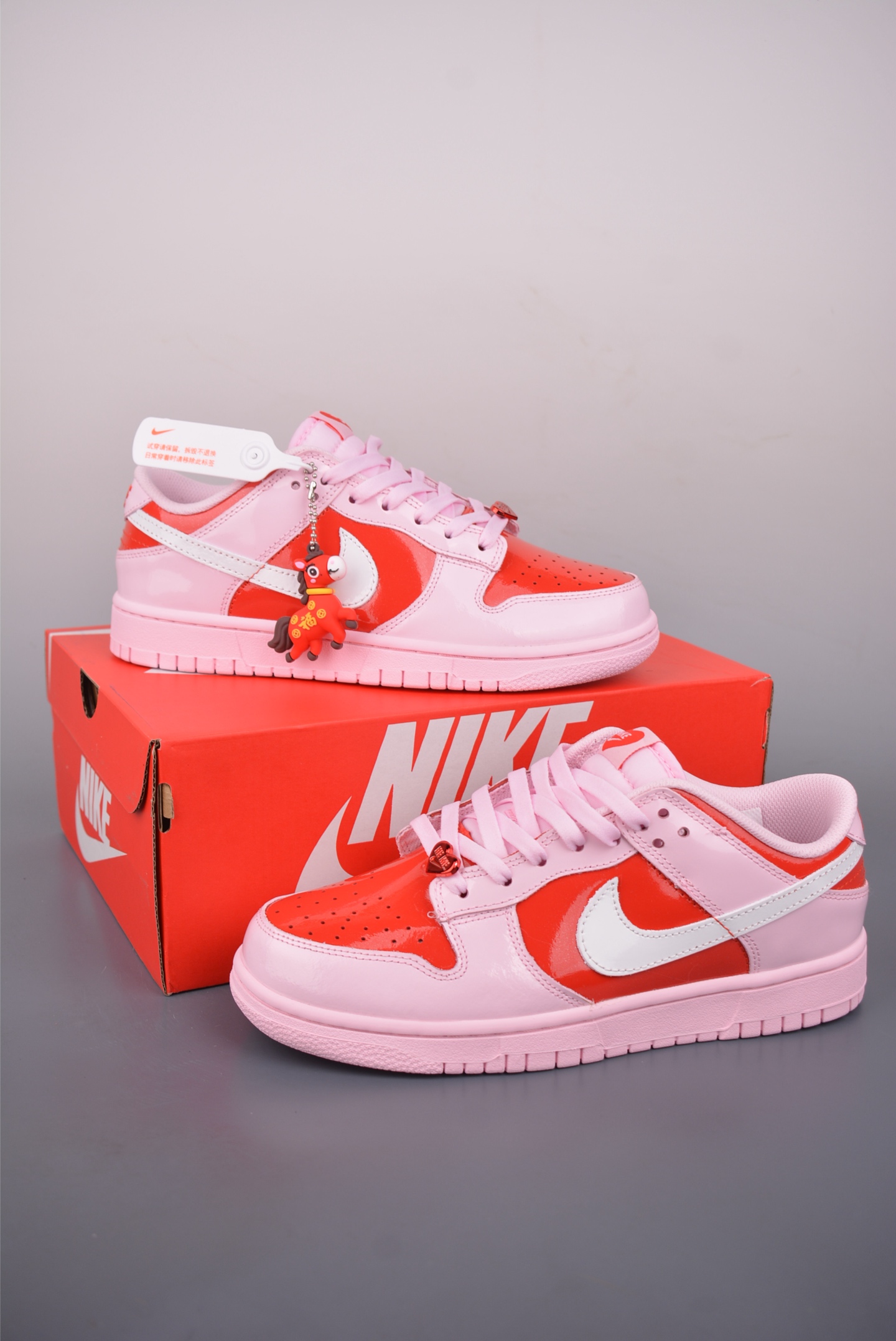 Nike SB Dunk Low 红粉 IQ0218-663-Top High Quatity Cheap Sneakers Fashion Clothing Clothes Bags handbags Shoes of all Brand wholesale With The best Quality And Beautiful Price from China Factory Chinese suppliers wholesaler seller Nike SB Dunk Low 红粉 IQ0218-663