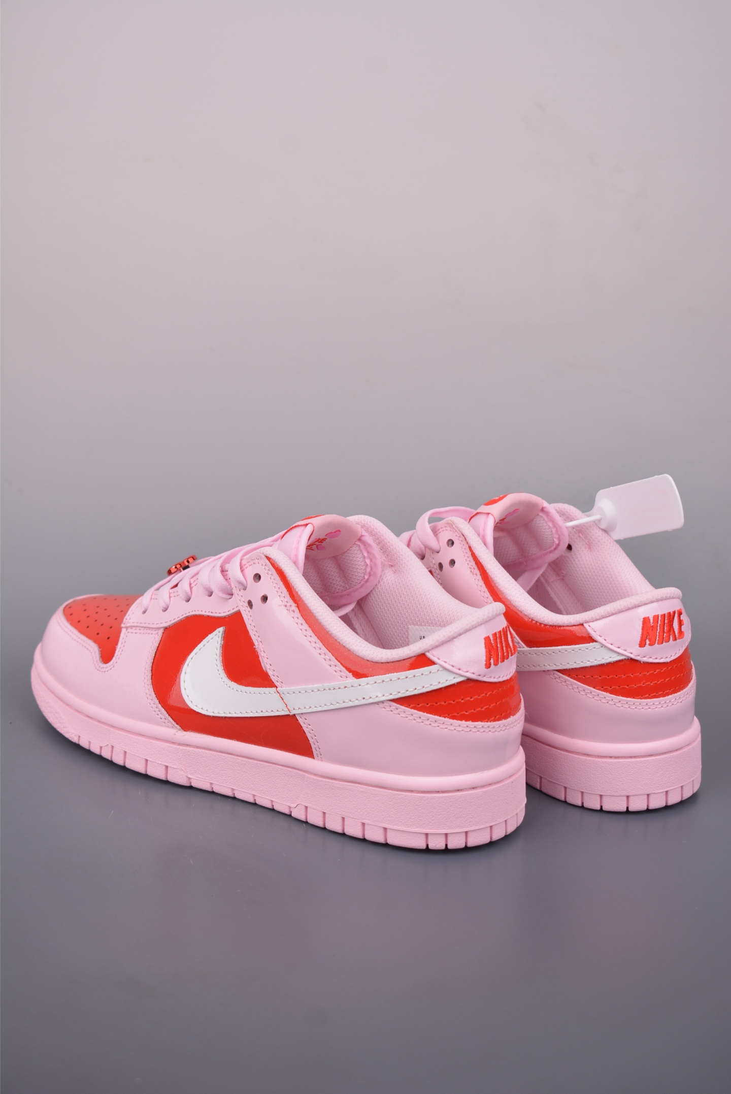 Nike SB Dunk Low 红粉 IQ0218-663-Top High Quatity Cheap Sneakers Fashion Clothing Clothes Bags handbags Shoes of all Brand wholesale With The best Quality And Beautiful Price from China Factory Chinese suppliers wholesaler seller Nike SB Dunk Low 红粉 IQ0218-663