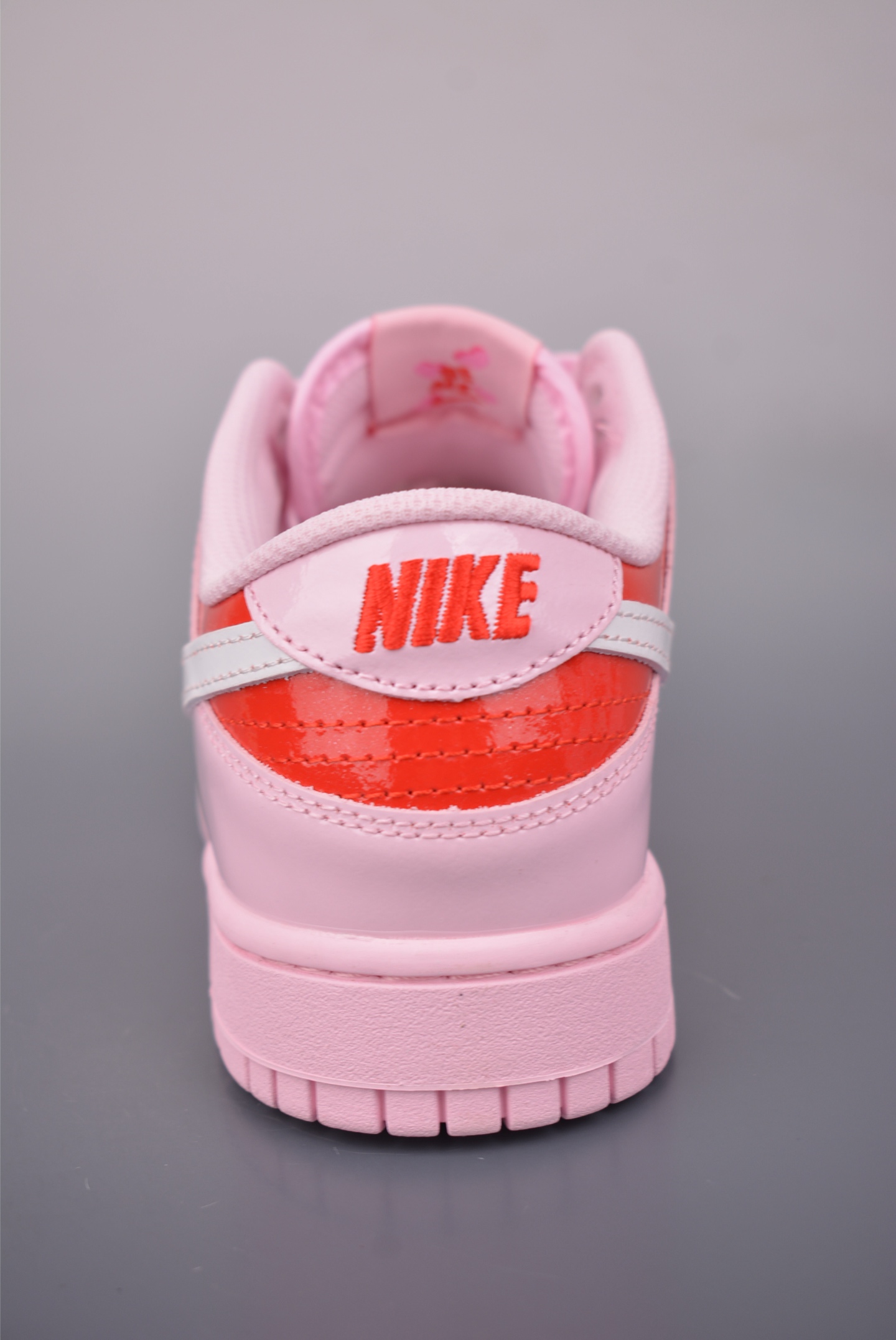 Nike SB Dunk Low 红粉 IQ0218-663-Top High Quatity Cheap Sneakers Fashion Clothing Clothes Bags handbags Shoes of all Brand wholesale With The best Quality And Beautiful Price from China Factory Chinese suppliers wholesaler seller Nike SB Dunk Low 红粉 IQ0218-663