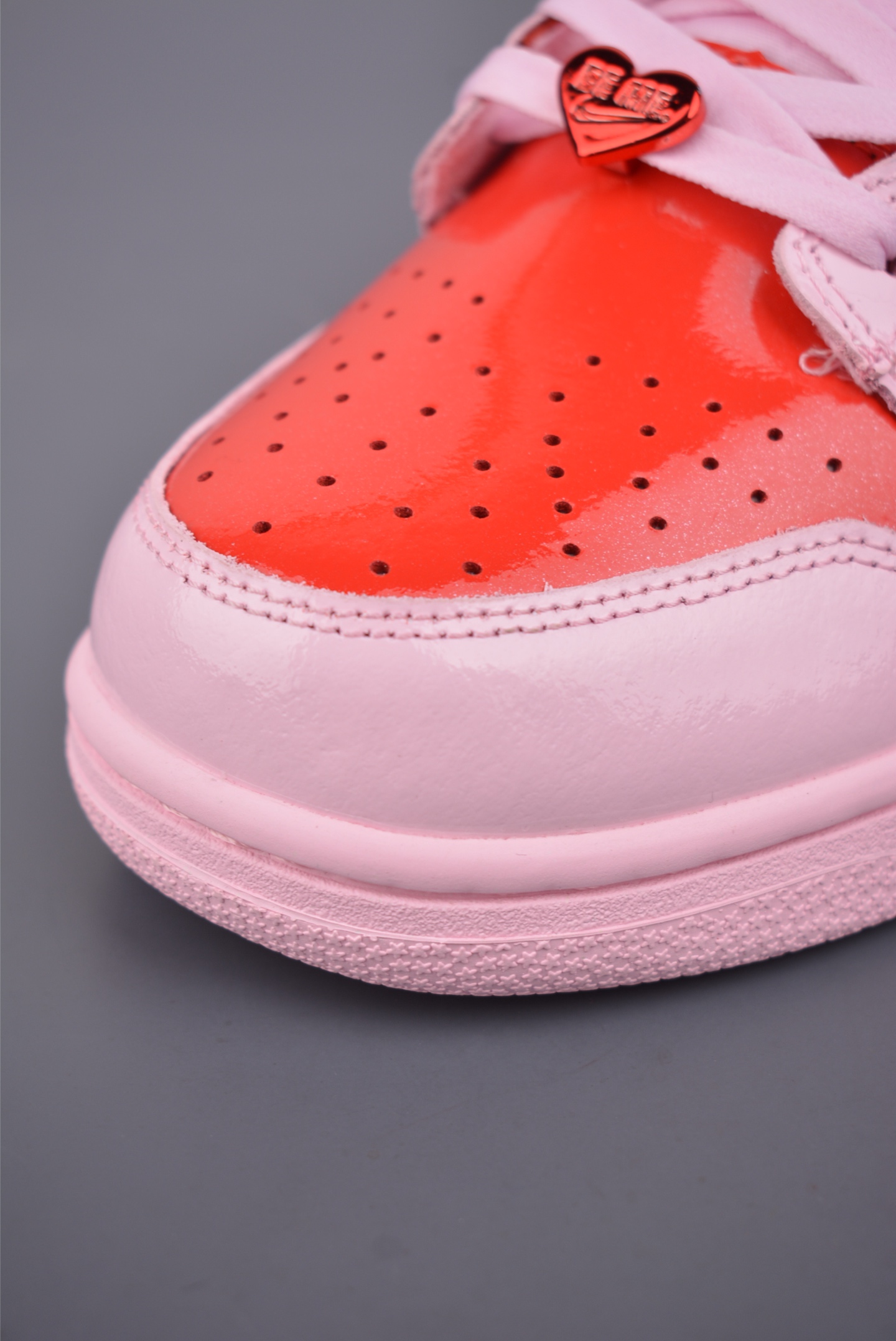 Nike SB Dunk Low 红粉 IQ0218-663-Top High Quatity Cheap Sneakers Fashion Clothing Clothes Bags handbags Shoes of all Brand wholesale With The best Quality And Beautiful Price from China Factory Chinese suppliers wholesaler seller Nike SB Dunk Low 红粉 IQ0218-663