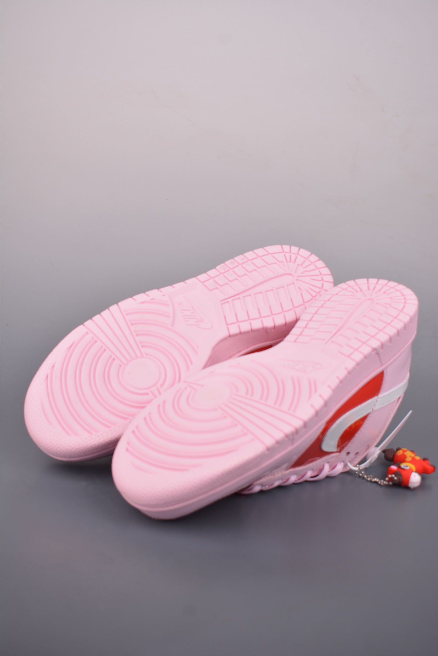 Nike SB Dunk Low 红粉 IQ0218-663-Top High Quatity Cheap Sneakers Fashion Clothing Clothes Bags handbags Shoes of all Brand wholesale With The best Quality And Beautiful Price from China Factory Chinese suppliers wholesaler seller Nike SB Dunk Low 红粉 IQ0218-663