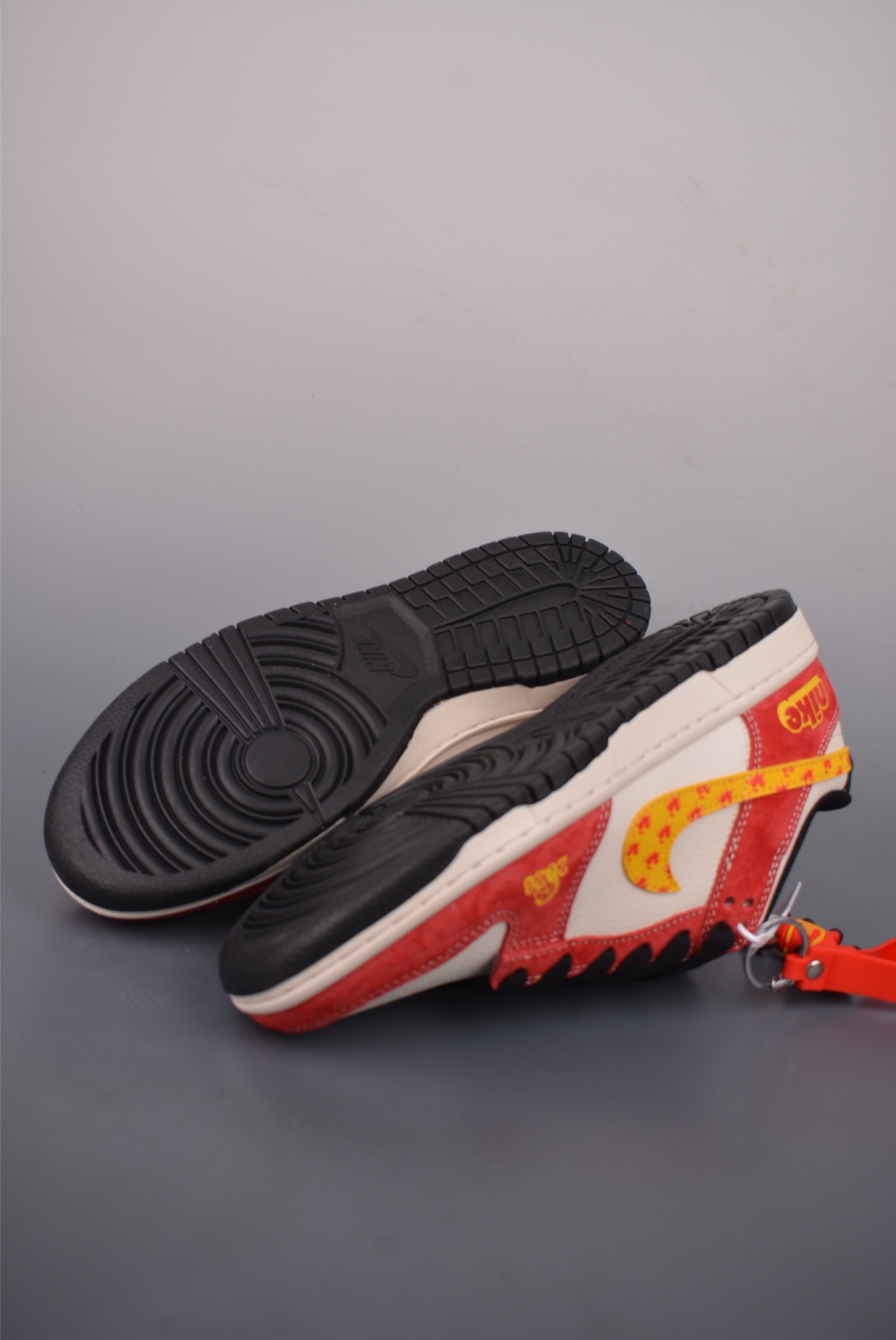 260 Nike SB Dunk Low 马年限定 xt6998-126-Chinese UA Cheap High Quatity Brand Clothes Bags handbags Sneakers wholesale wholesaler seller from China Factory suppliers Fashion Clothing Shoes best Quality Beautiful Price 260 Nike SB Dunk Low 马年限定 xt6998-126