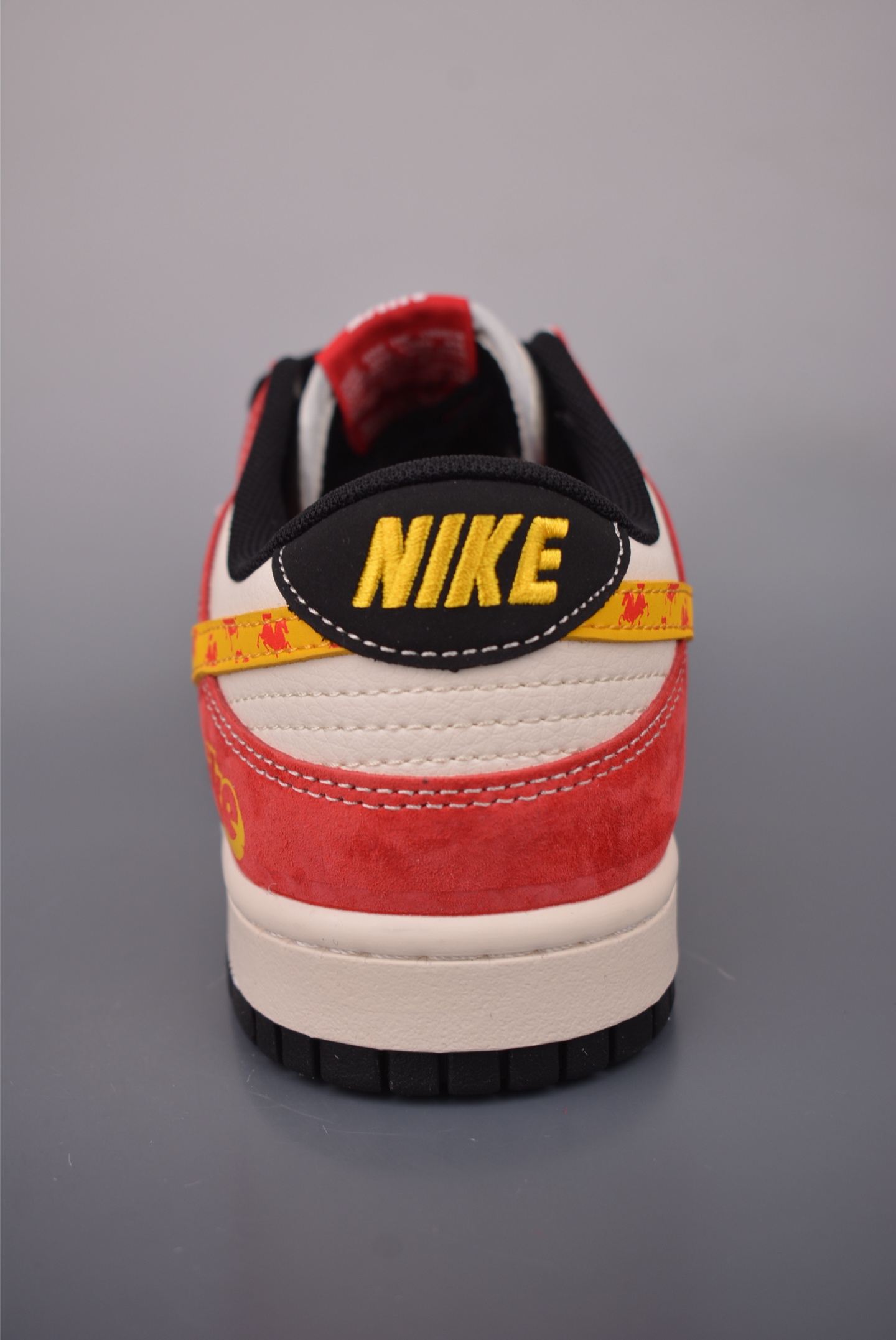 260 Nike SB Dunk Low 马年限定 xt6998-126-Chinese UA Cheap High Quatity Brand Clothes Bags handbags Sneakers wholesale wholesaler seller from China Factory suppliers Fashion Clothing Shoes best Quality Beautiful Price 260 Nike SB Dunk Low 马年限定 xt6998-126