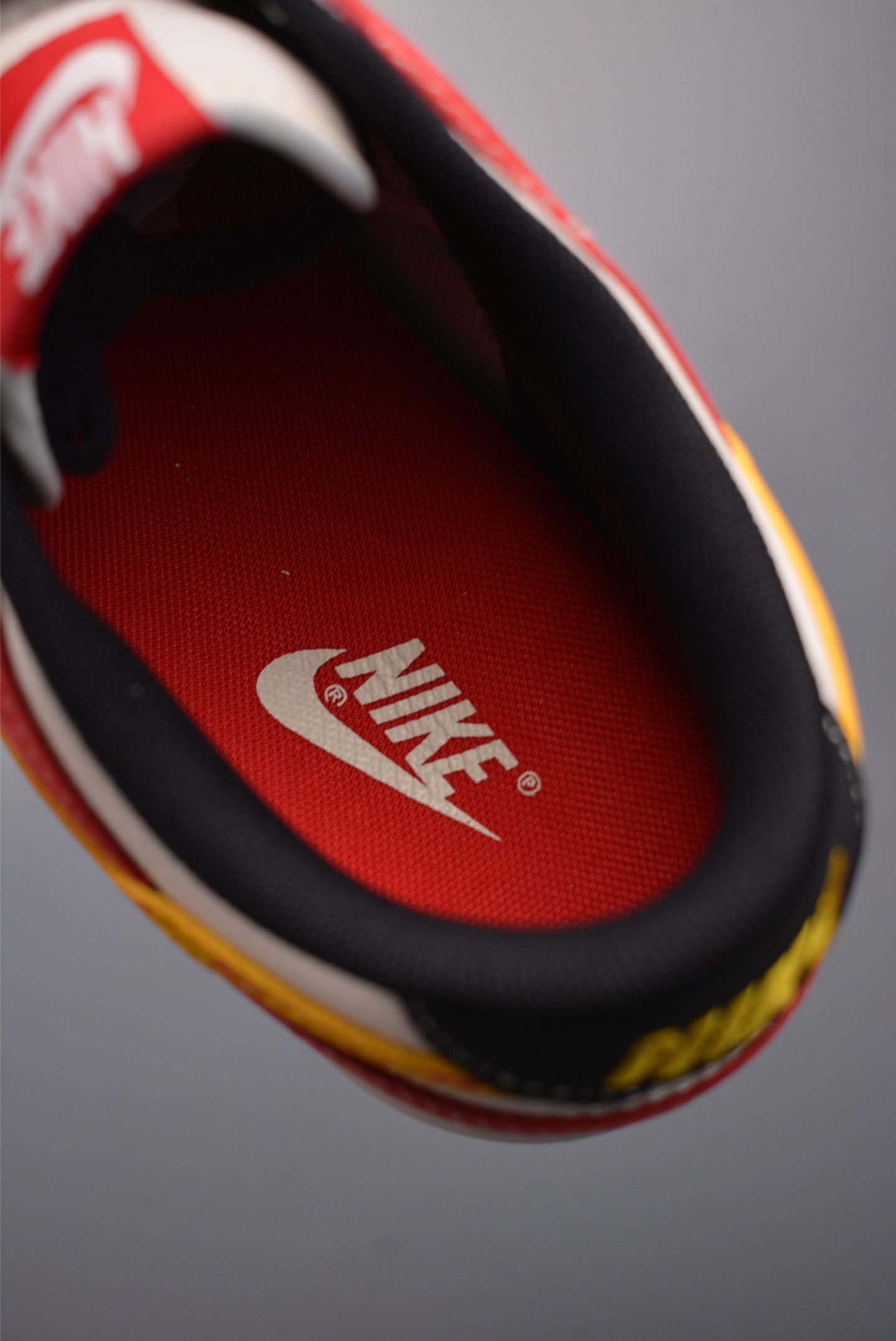 260 Nike SB Dunk Low 马年限定 xt6998-126-Chinese UA Cheap High Quatity Brand Clothes Bags handbags Sneakers wholesale wholesaler seller from China Factory suppliers Fashion Clothing Shoes best Quality Beautiful Price 260 Nike SB Dunk Low 马年限定 xt6998-126