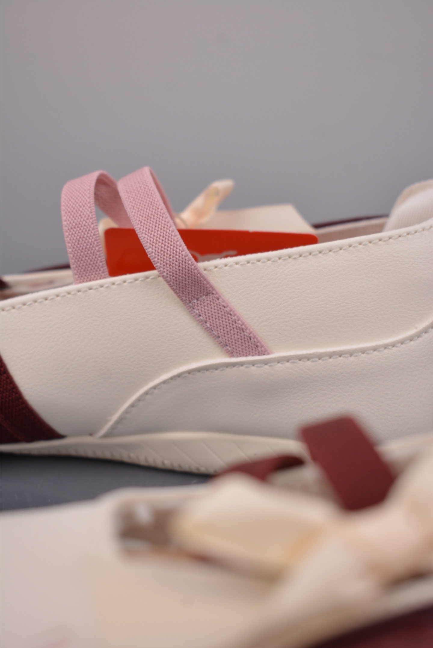 PUMA Speedcat Ballet LTH Wns 芭蕾薄底 柔软舒适 平底复古运动休闲鞋 408709-033-Top High Quatity Cheap Sneakers Fashion Clothing Clothes Bags handbags Shoes of all Brand wholesale With The best Quality And Beautiful Price from China Factory Chinese suppliers wholesaler seller PUMA Speedcat Ballet LTH Wns 芭蕾薄底 柔软舒适 平底复古运动休闲鞋 408709-033