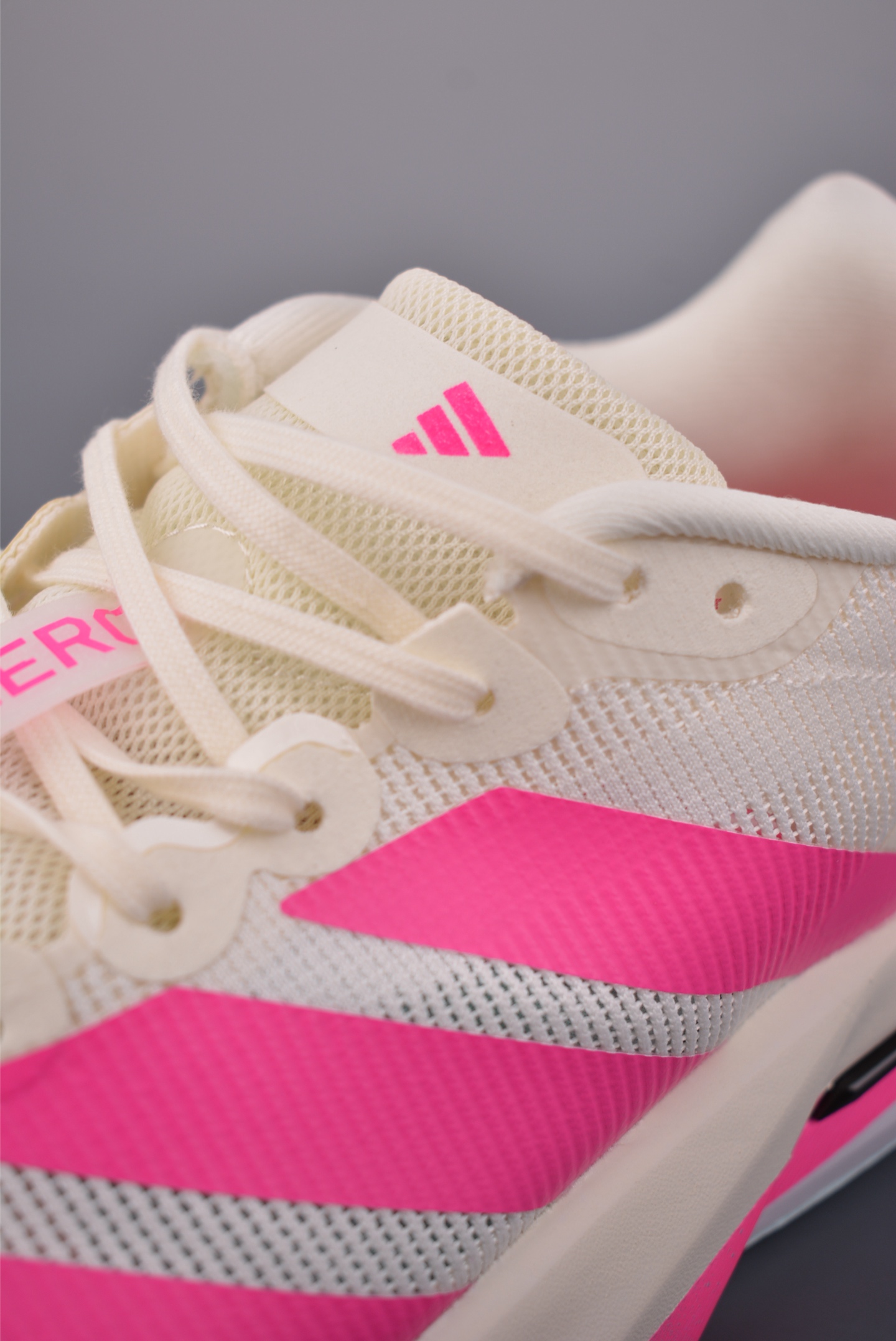 Adidas Adizero Boston 13 M 泡棉搭配全掌碳板 缓震透气跑步鞋 JQ9666-Chinese wholesaler seller Clothes Bags handbags wholesale Shoes High Quatity wholesaler seller Cheap Sneakers from China Factory Chinese suppliers china wholesale clothing wholesaler seller Adidas Adizero Boston 13 M 泡棉搭配全掌碳板 缓震透气跑步鞋 JQ9666