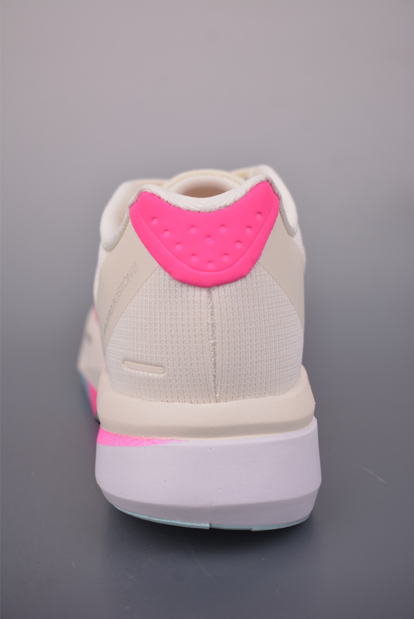 Adidas Adizero Boston 13 M 泡棉搭配全掌碳板 缓震透气跑步鞋 JQ9666-Chinese wholesaler seller Clothes Bags handbags wholesale Shoes High Quatity wholesaler seller Cheap Sneakers from China Factory Chinese suppliers china wholesale clothing wholesaler seller Adidas Adizero Boston 13 M 泡棉搭配全掌碳板 缓震透气跑步鞋 JQ9666