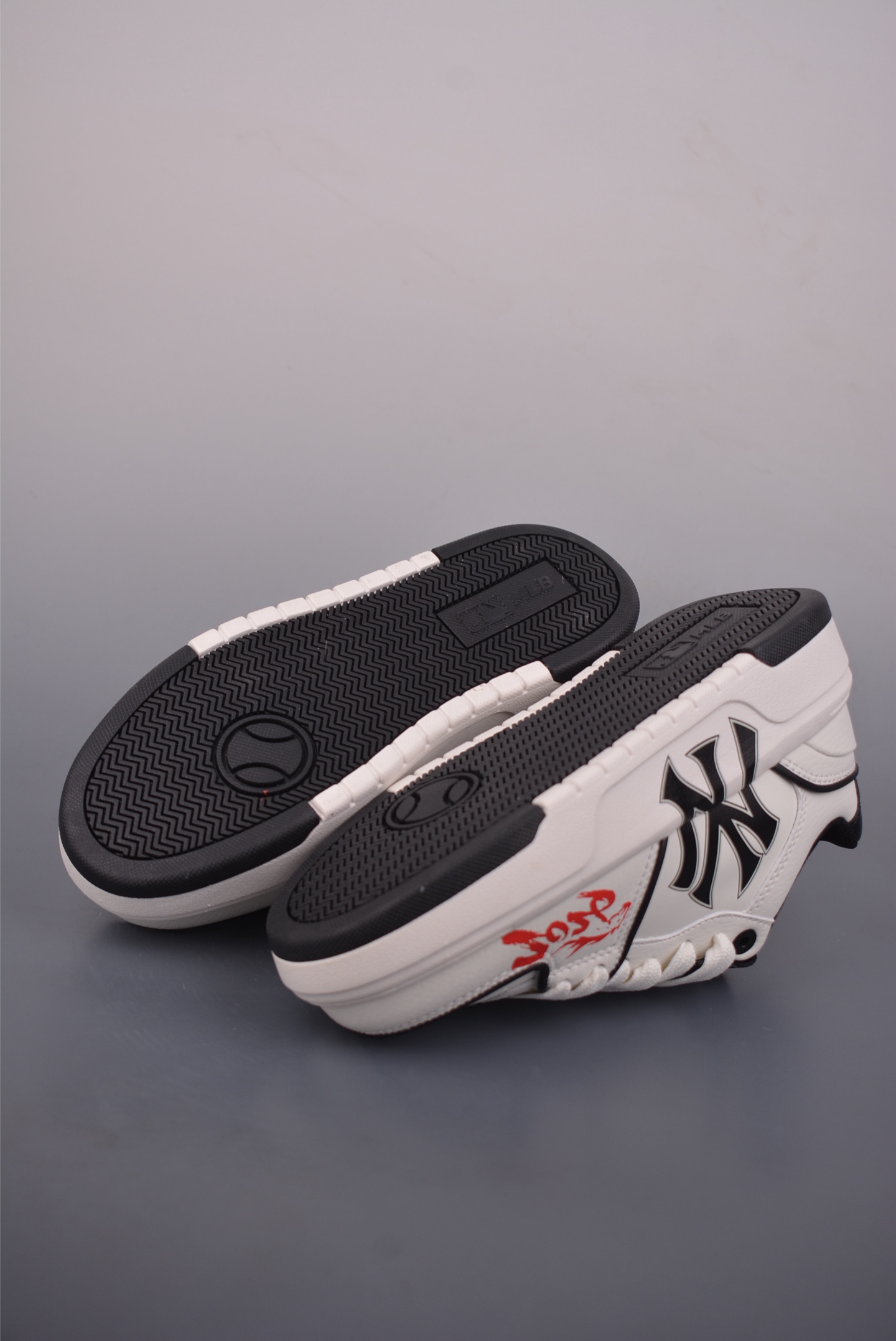 MLB CHUNKY 印花网红老爹鞋 涂鸦恶作剧 3ASXCA12N-Top High Quatity Cheap Sneakers Fashion Clothing Clothes Bags handbags Shoes of all Brand wholesale With The best Quality And Beautiful Price from China Factory Chinese suppliers wholesaler seller MLB CHUNKY 印花网红老爹鞋 涂鸦恶作剧 3ASXCA12N