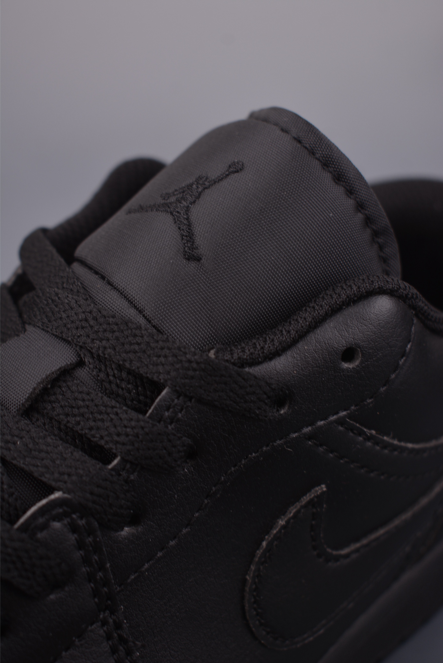 Air Jordan 1 Low 黑魂 AJ1乔1低帮休闲板鞋 553558-093-Top High Quatity Cheap Sneakers Fashion Clothing Clothes Bags handbags Shoes of all Brand wholesale With The best Quality And Beautiful Price from China Factory Chinese suppliers wholesaler seller Air Jordan 1 Low 黑魂 AJ1乔1低帮休闲板鞋 553558-093