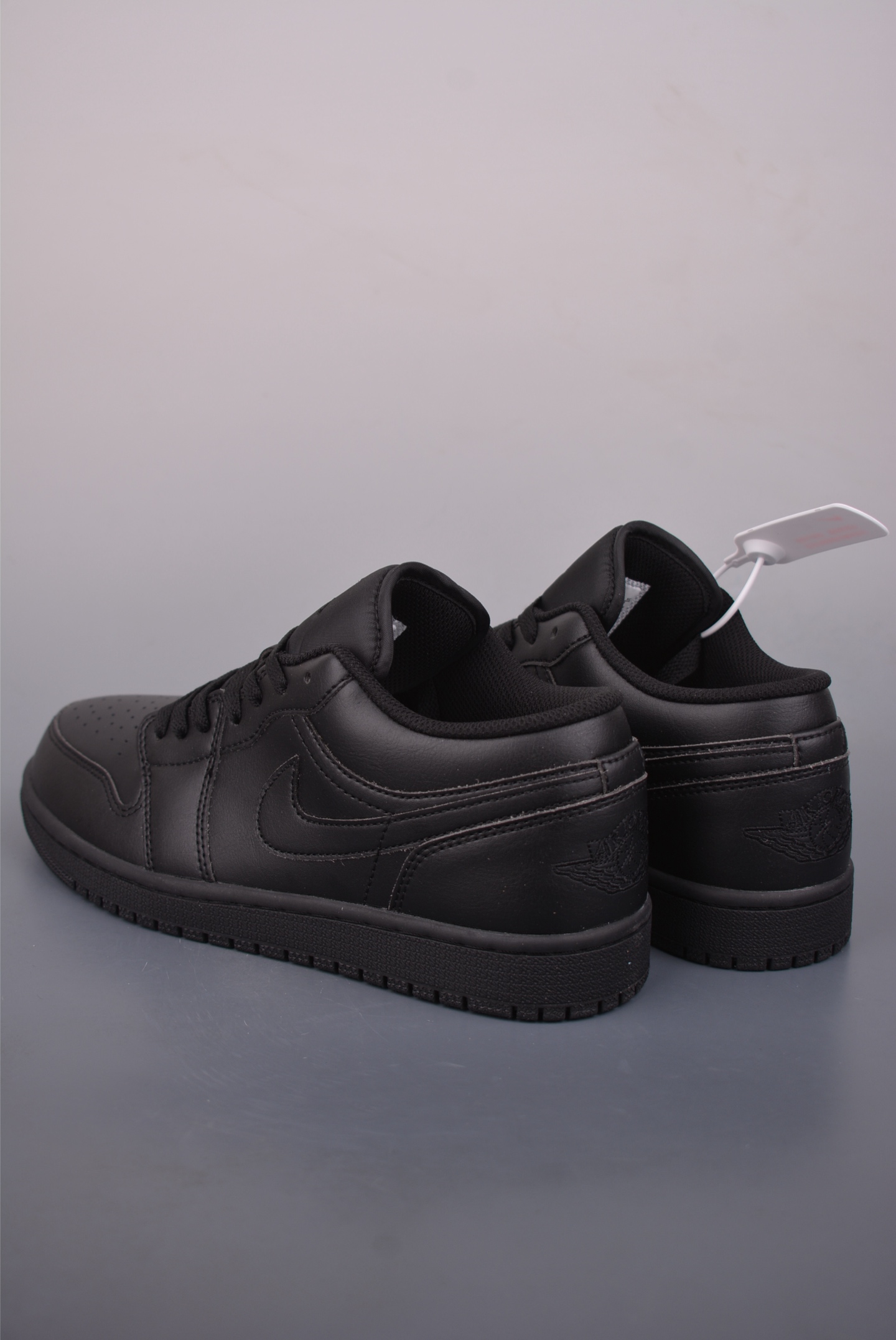 Air Jordan 1 Low 黑魂 AJ1乔1低帮休闲板鞋 553558-093-Top High Quatity Cheap Sneakers Fashion Clothing Clothes Bags handbags Shoes of all Brand wholesale With The best Quality And Beautiful Price from China Factory Chinese suppliers wholesaler seller Air Jordan 1 Low 黑魂 AJ1乔1低帮休闲板鞋 553558-093