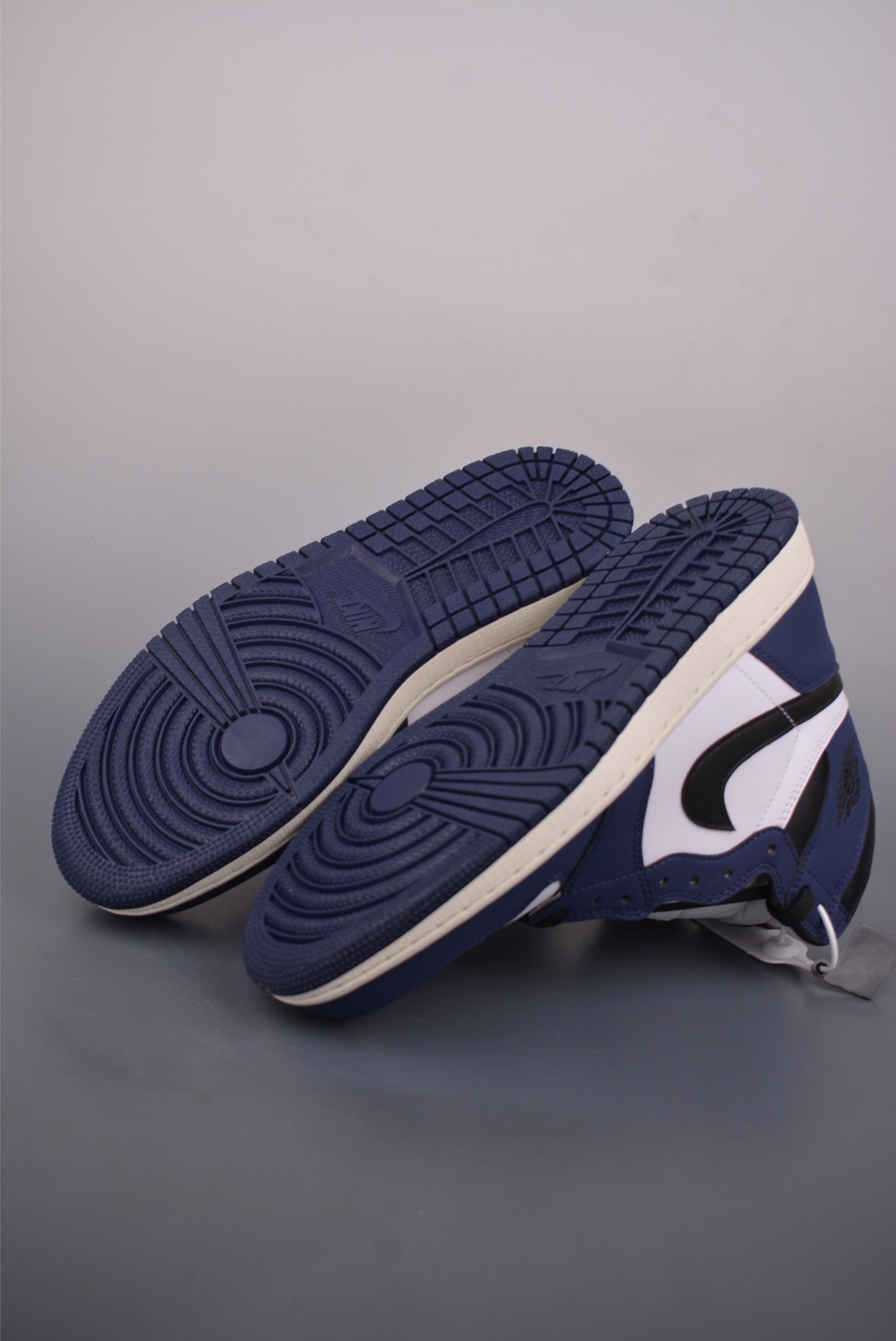 Jordan Air Jordan 1 High 白蓝 DZ5485-401-Top High Quatity Cheap Sneakers Fashion Clothing Clothes Bags handbags Shoes of all Brand wholesale With The best Quality And Beautiful Price from China Factory Chinese suppliers wholesaler seller Jordan Air Jordan 1 High 白蓝 DZ5485-401