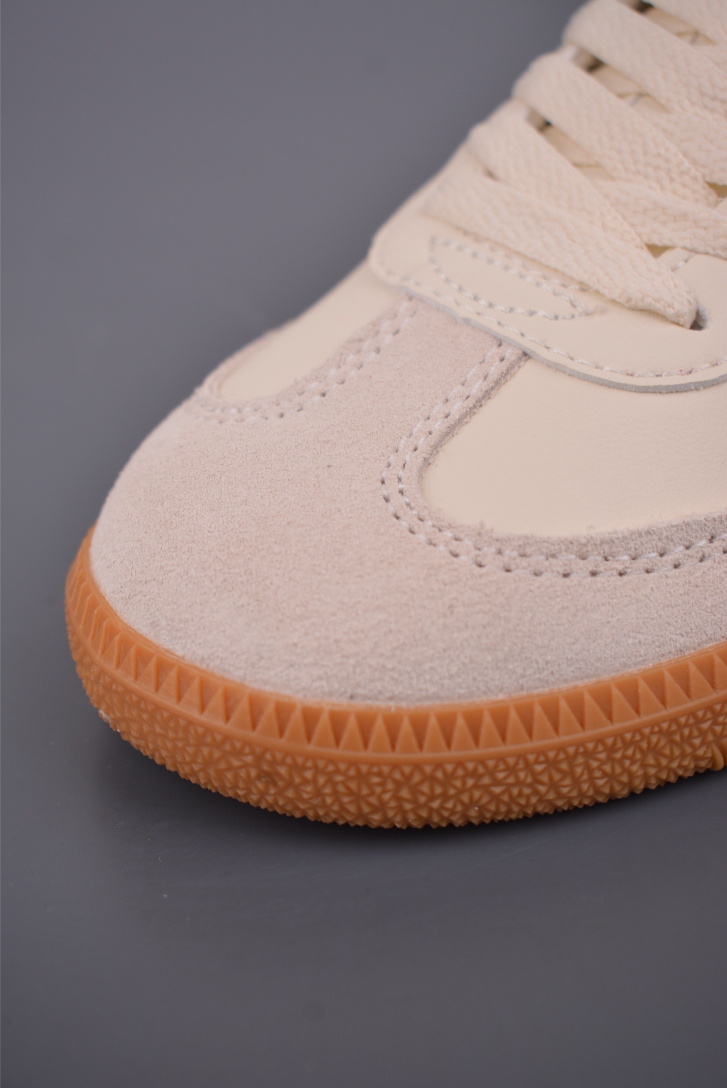 140 Adidas三叶草SAMBA 休闲板鞋 KI6679-Chinese UA Cheap High Quatity Brand Clothes Bags handbags Sneakers wholesale wholesaler seller from China Factory suppliers Fashion Clothing Shoes best Quality Beautiful Price 140 Adidas三叶草SAMBA 休闲板鞋 KI6679