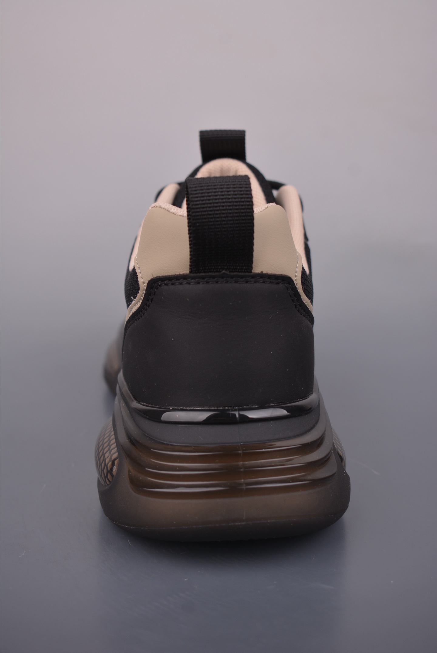 💰200
DIOR迪奥 CD1低帮 网面 运动休闲鞋
鞋舌饰以‘DIOR’标志 搭配轻盈的橡胶鞋底
可与各式休闲或运动单品随心搭配
釆用超软舒适透气面料
同源出厂真丝绸防尘鞋套袋
原装雪梨形超软沙绒纸团
鞋底采用橡胶大底内外锁死工艺
最大限度弯折永不开胶 原鞋一致效果
官方货号: CN86082731
尺码: 39 40 41 42 43 44 45