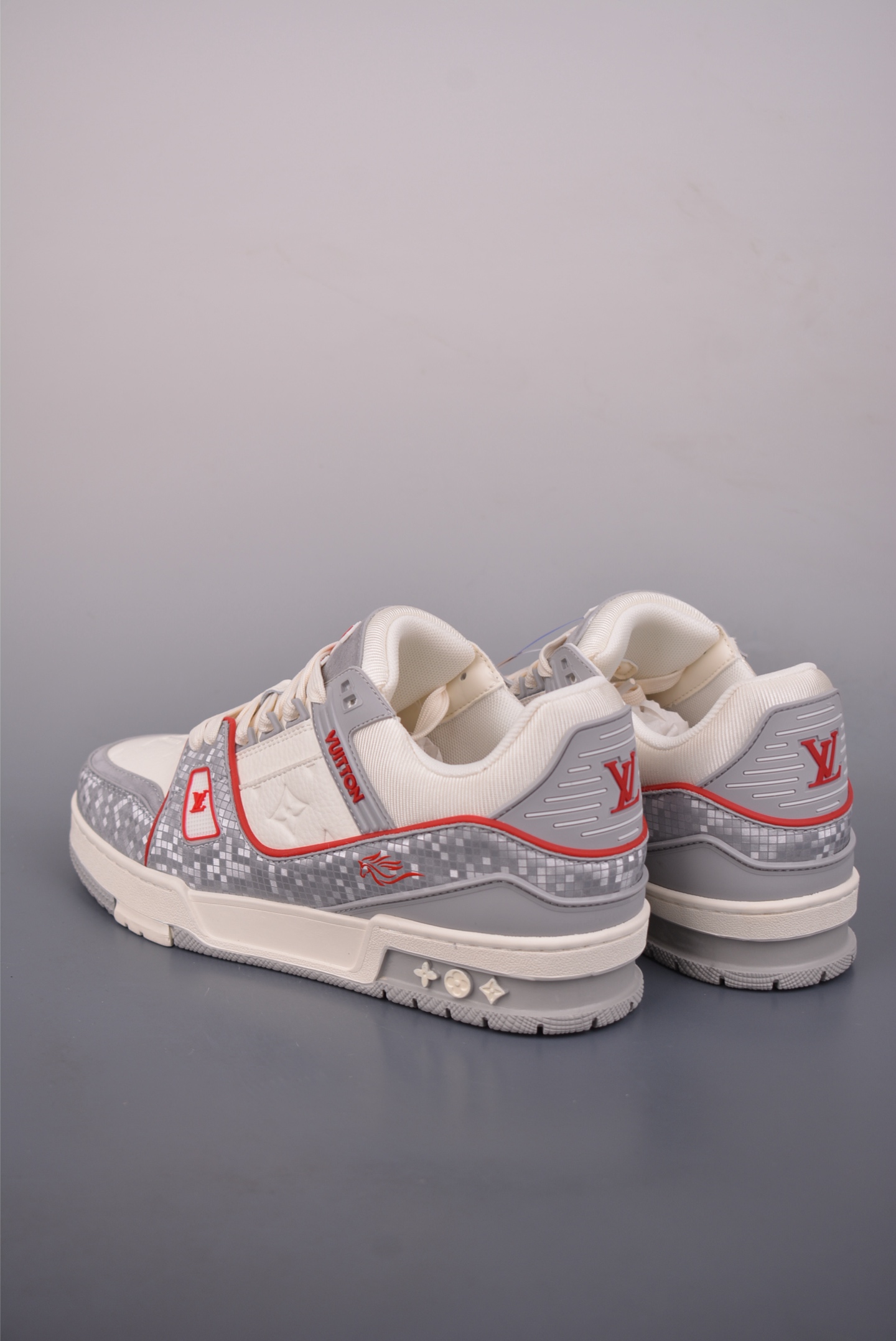 LOUIS VUITTON 路易威登 马年限定 LV Trainer 顶级创意联名 3311331-Top High Quatity Cheap Sneakers Fashion Clothing Clothes Bags handbags Shoes of all Brand wholesale With The best Quality And Beautiful Price from China Factory Chinese suppliers wholesaler seller LOUIS VUITTON 路易威登 马年限定 LV Trainer 顶级创意联名 3311331